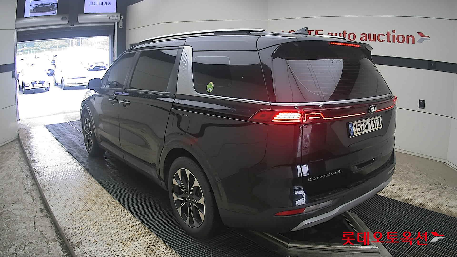 2021 - kia carnival