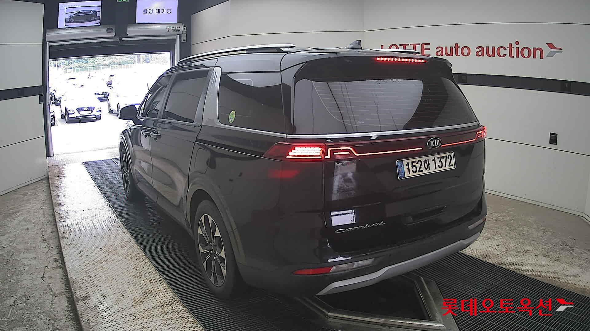 2021 - kia carnival