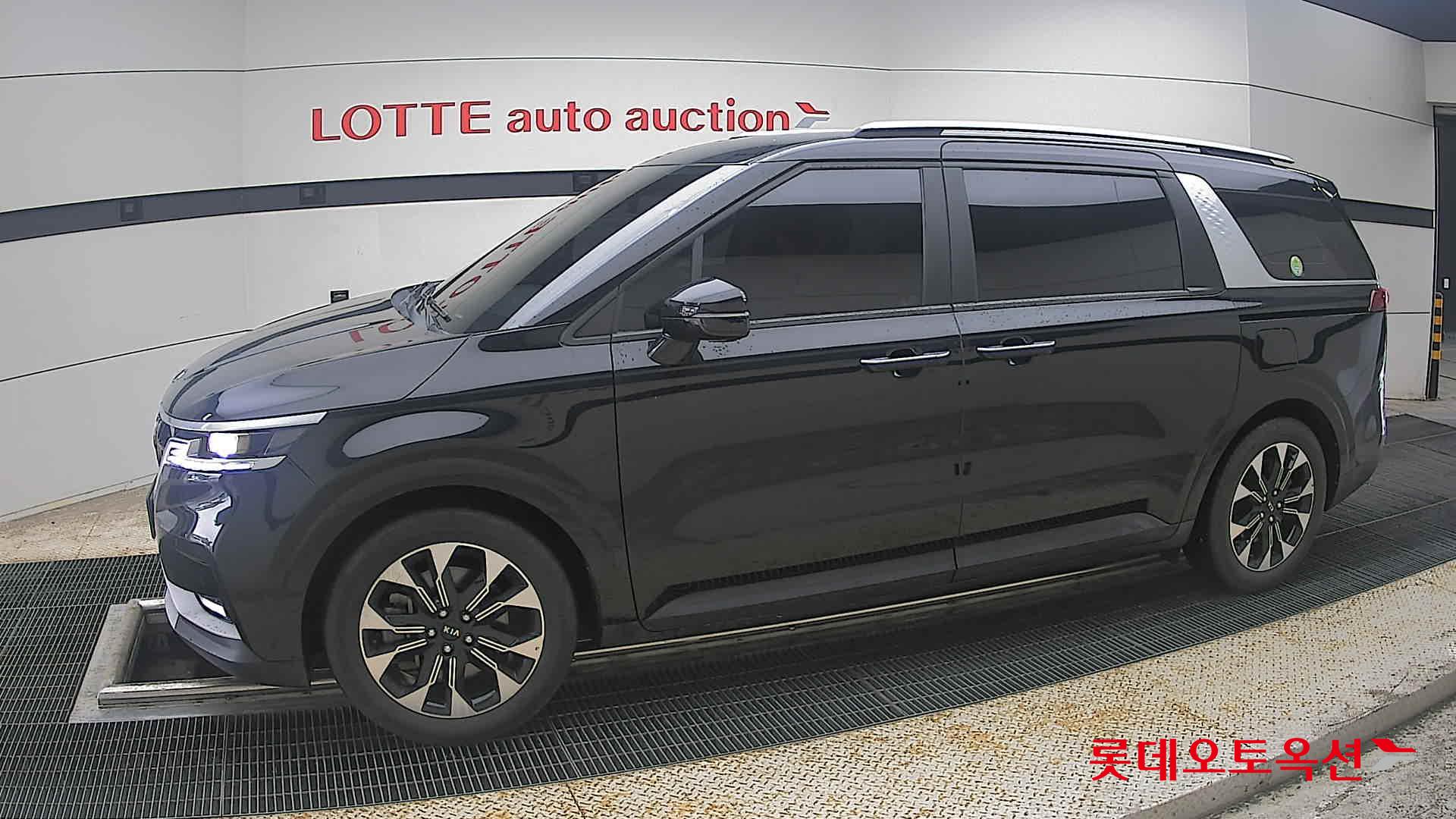 2021 - kia carnival