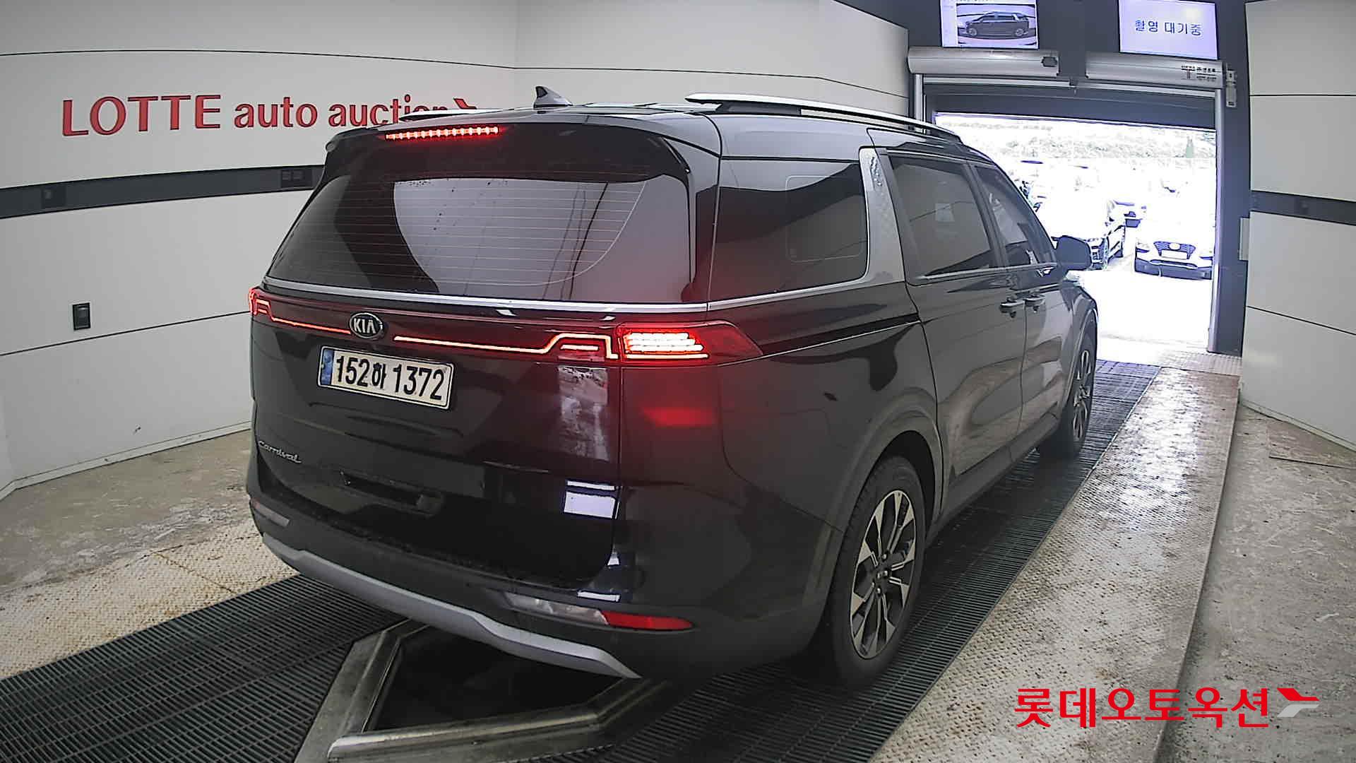 2021 - kia carnival