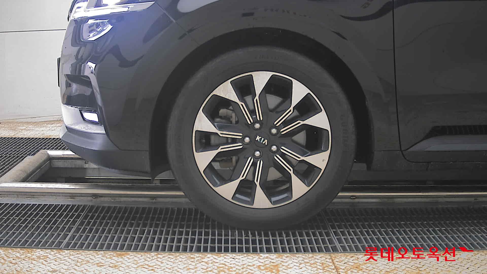2021 - kia carnival