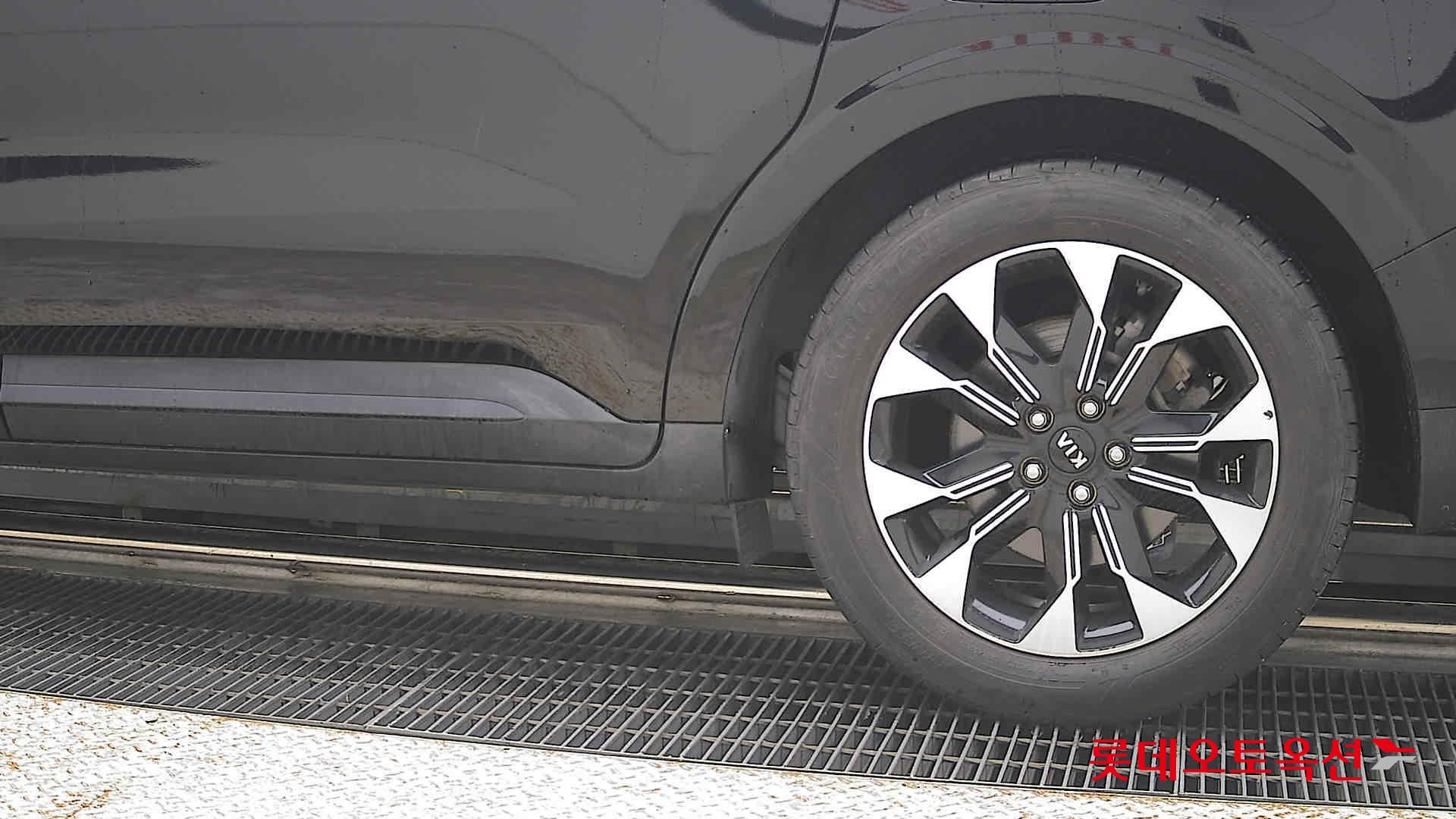 2021 - kia carnival