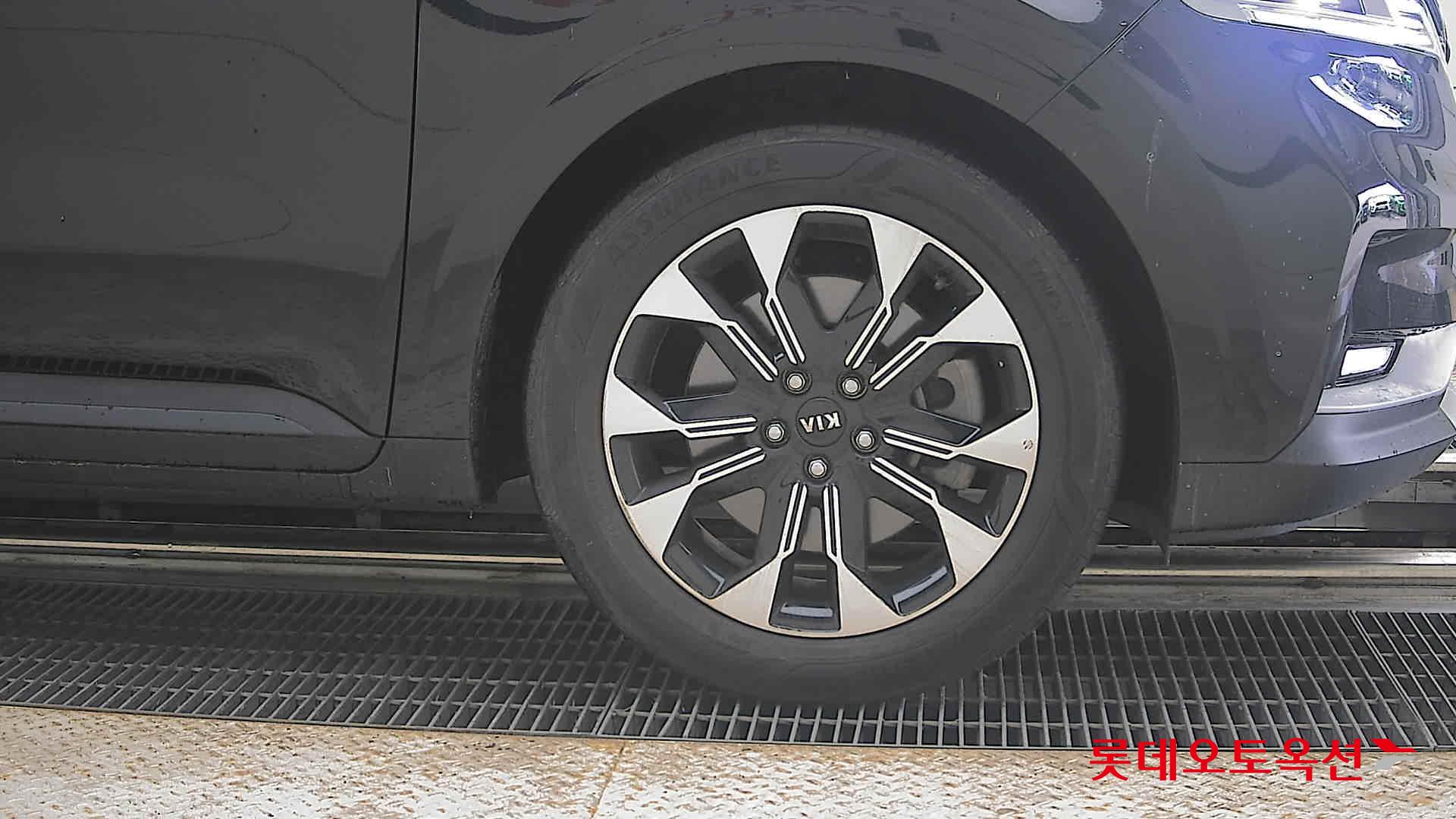 2021 - kia carnival