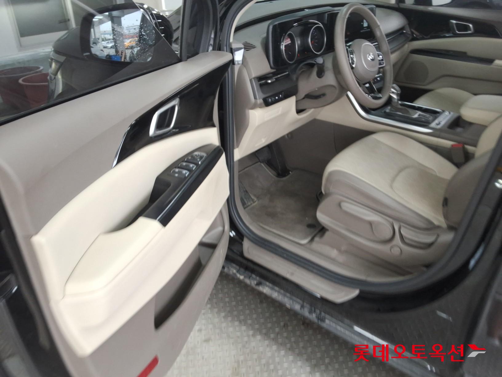 2021 - kia carnival