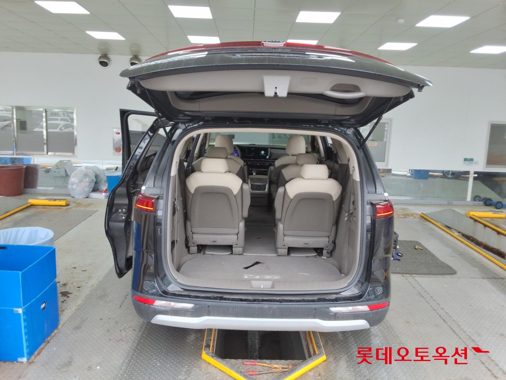 2021 - kia carnival