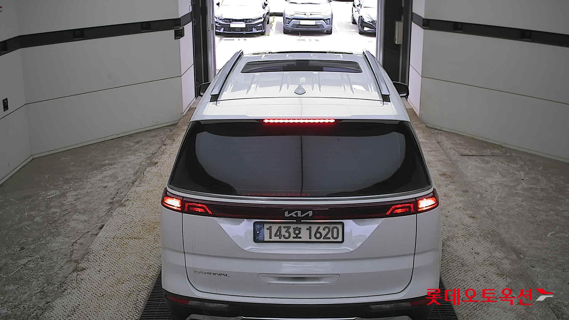 2022 - kia carnival