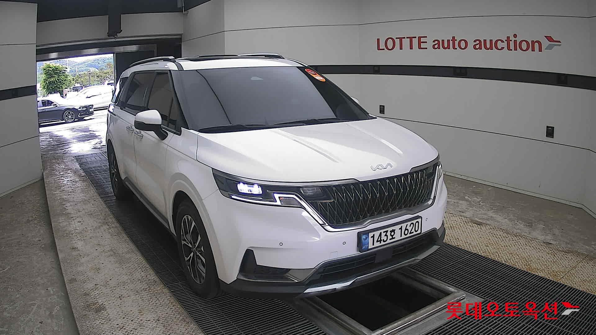 2022 - kia carnival