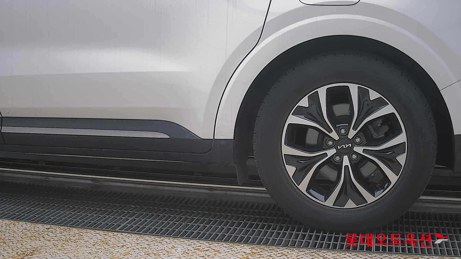 2022 - kia carnival