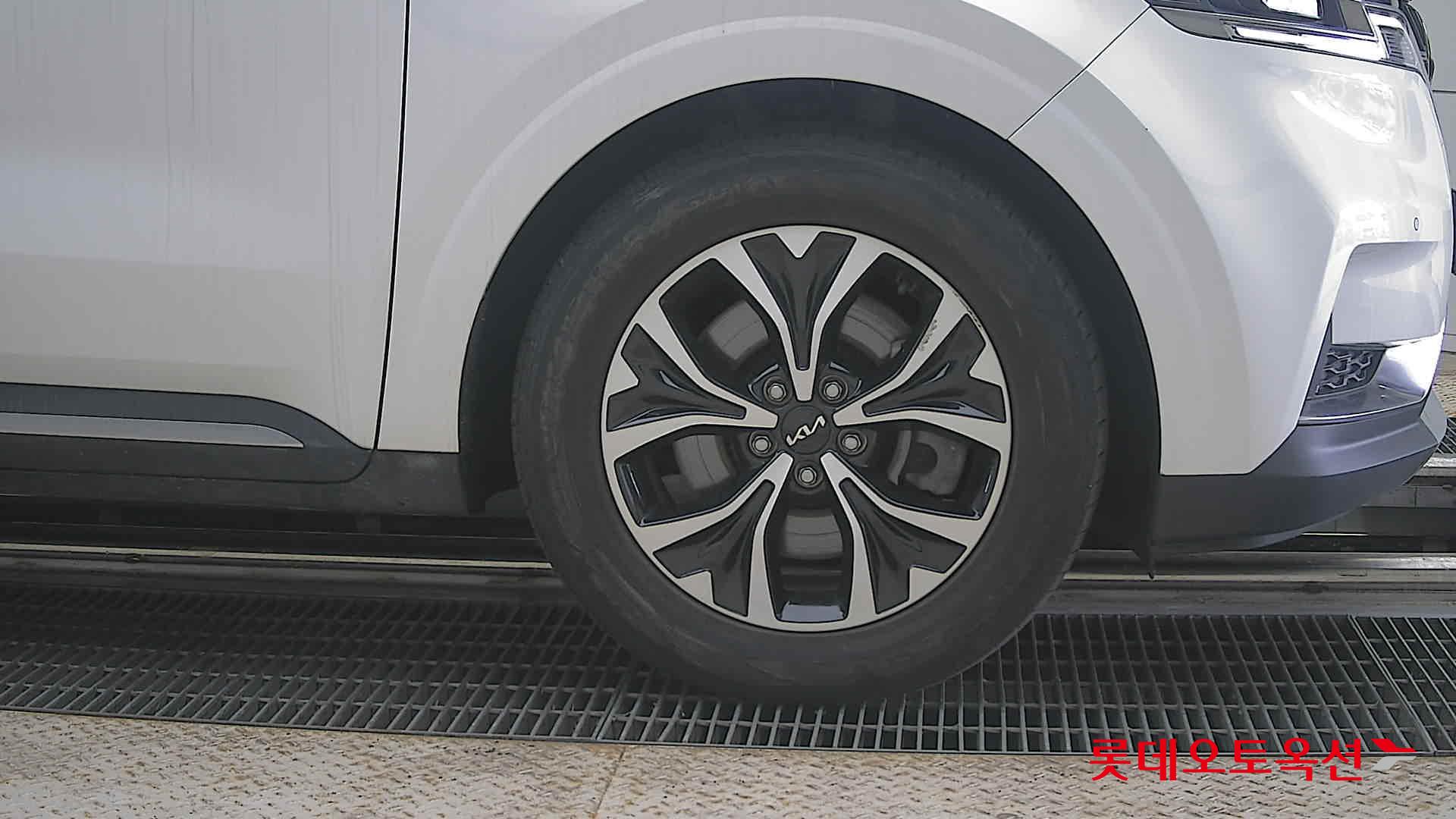 2022 - kia carnival