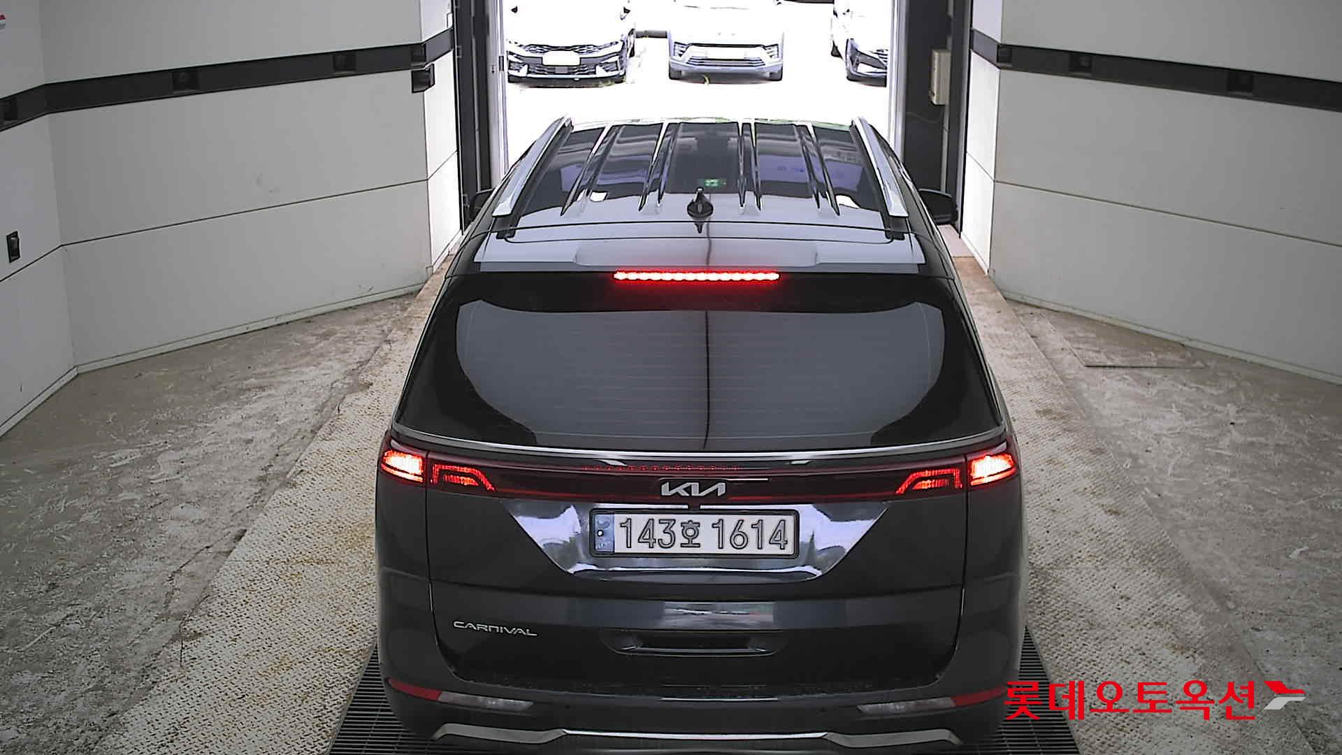 2022 - kia carnival