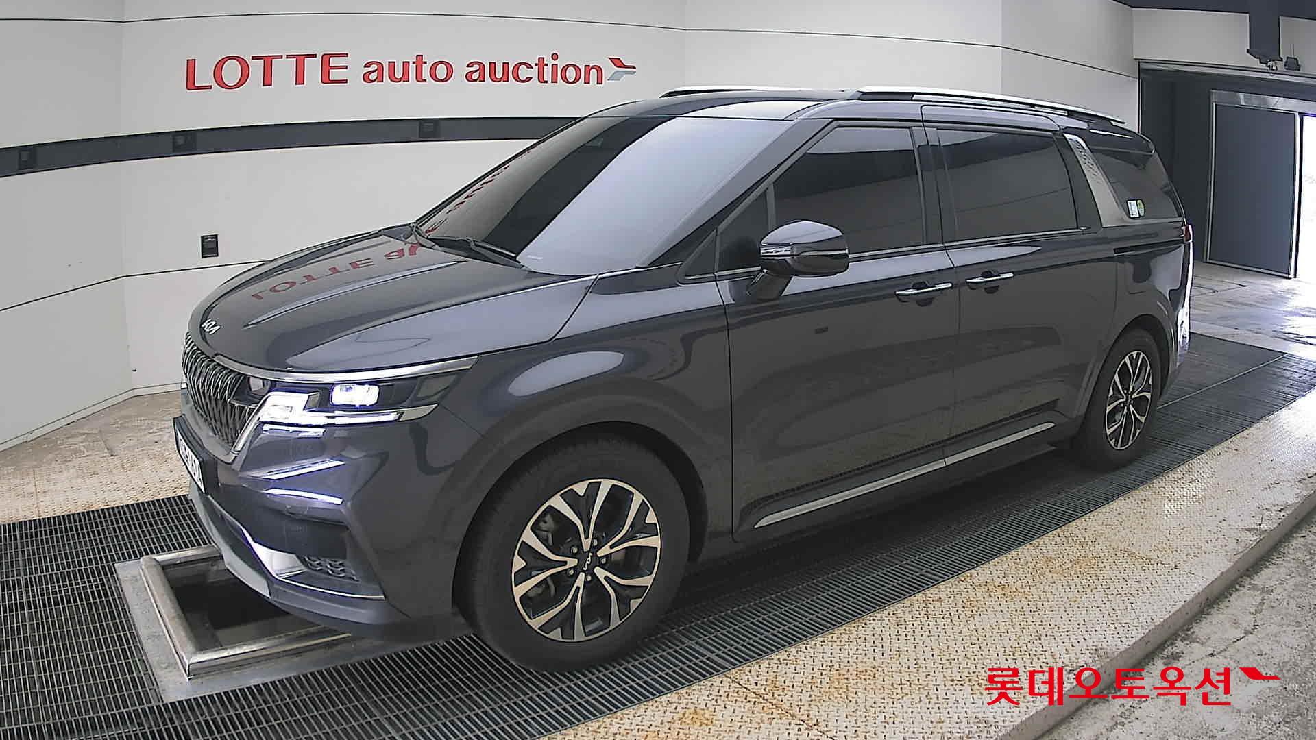 2022 - kia carnival