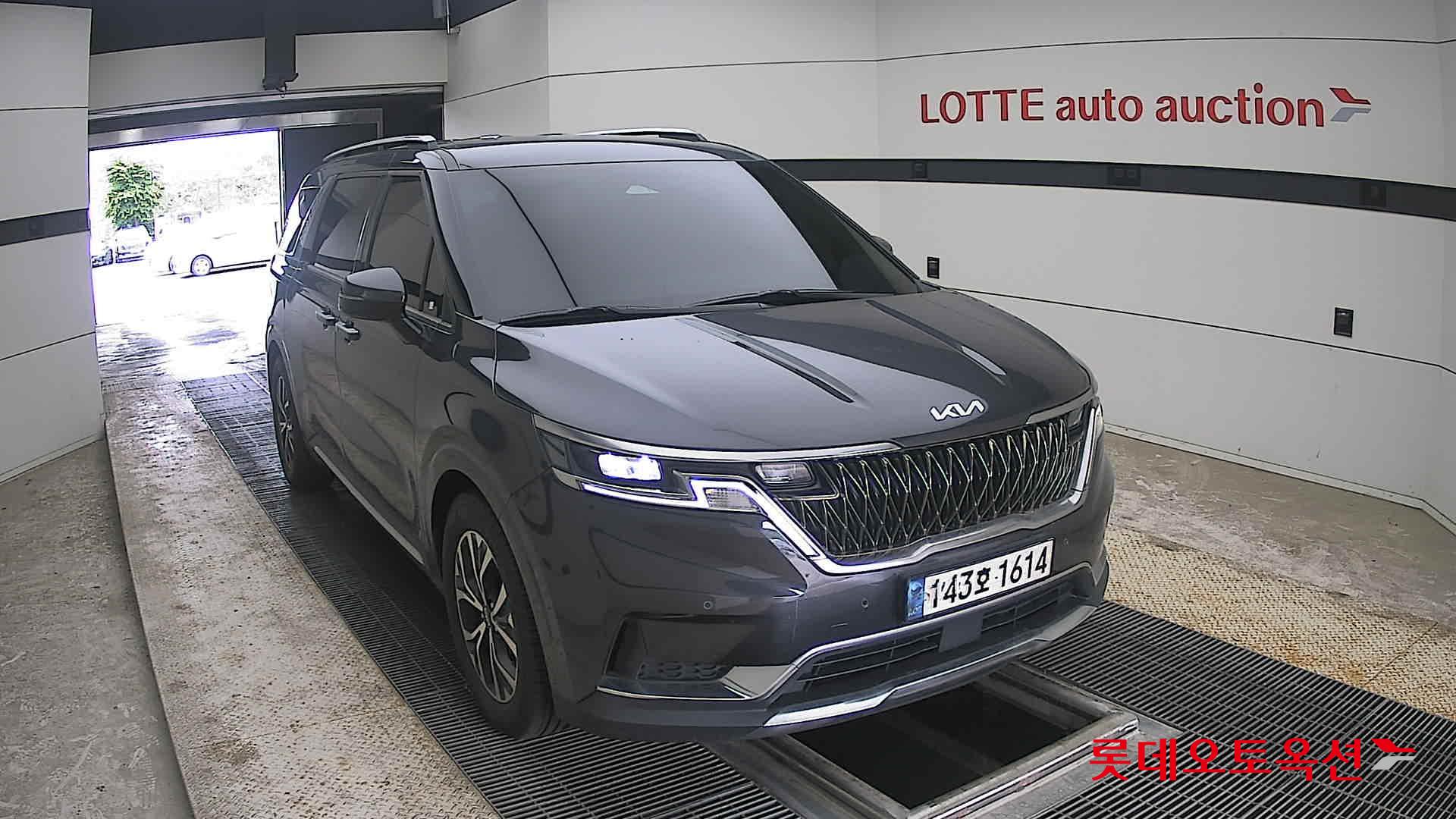 2022 - kia carnival