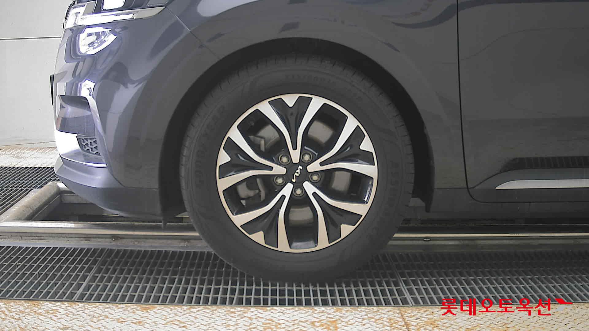 2022 - kia carnival