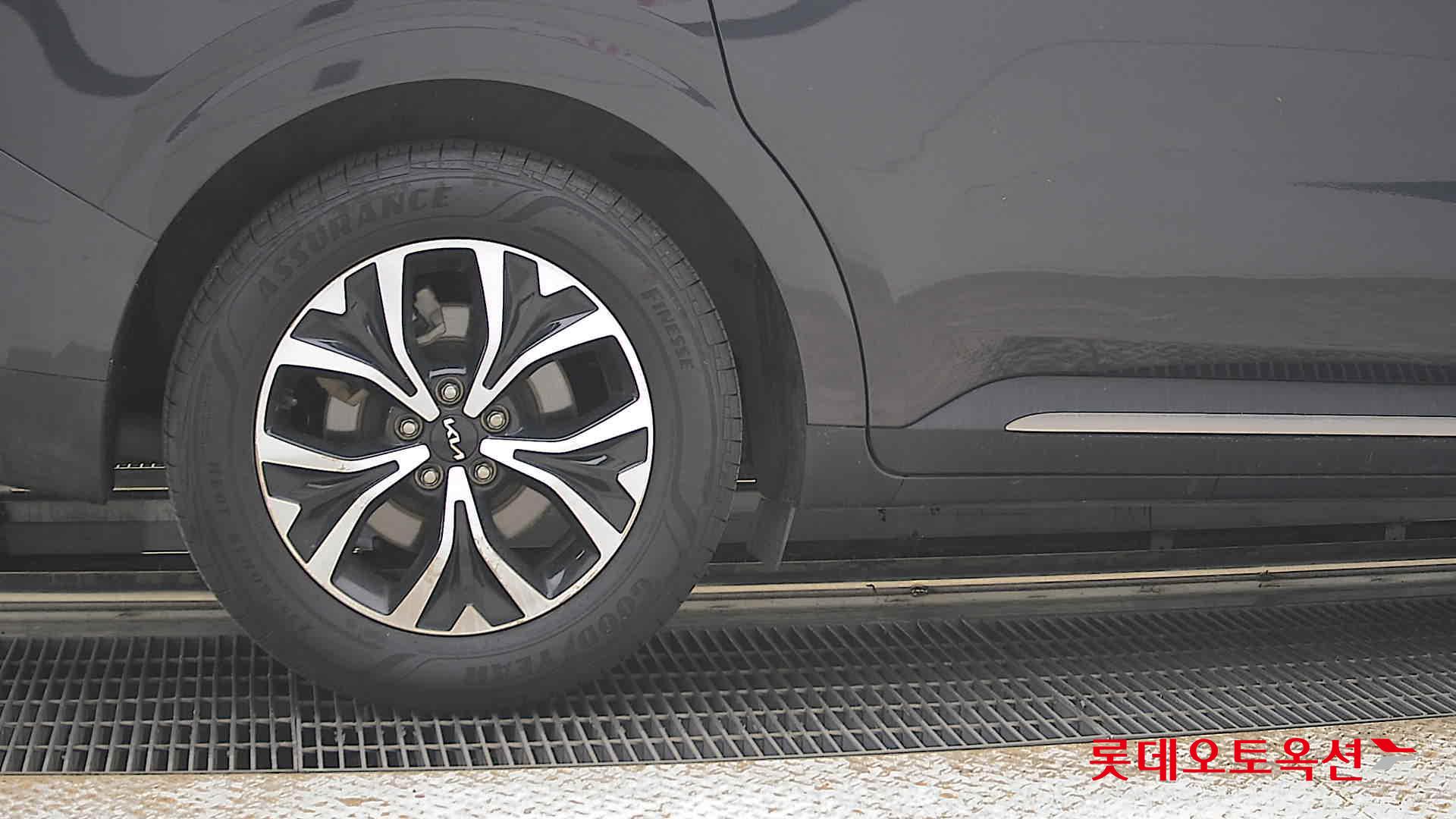 2022 - kia carnival