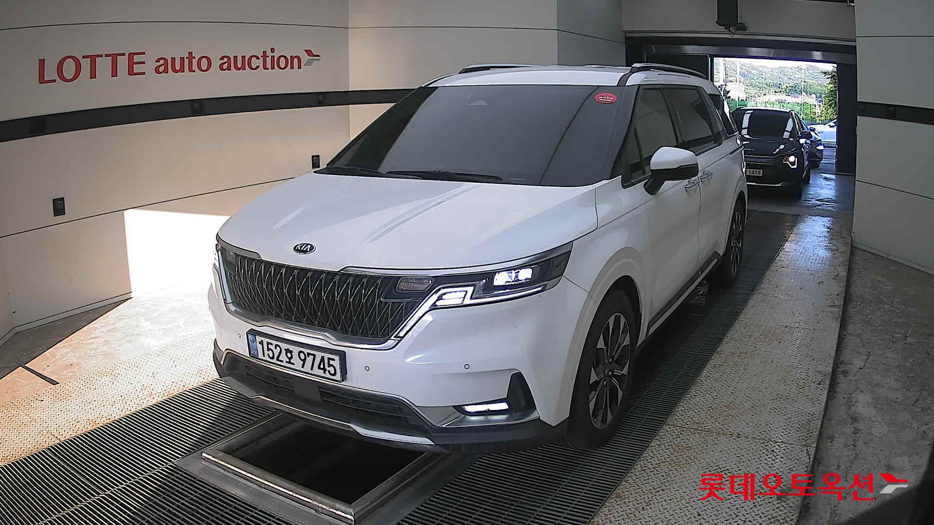 2021 - kia carnival