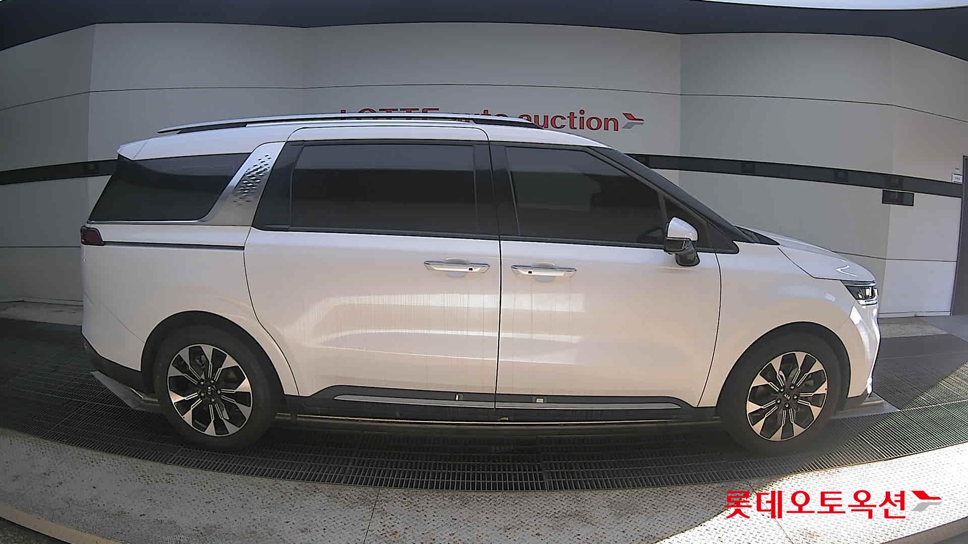 2021 - kia carnival