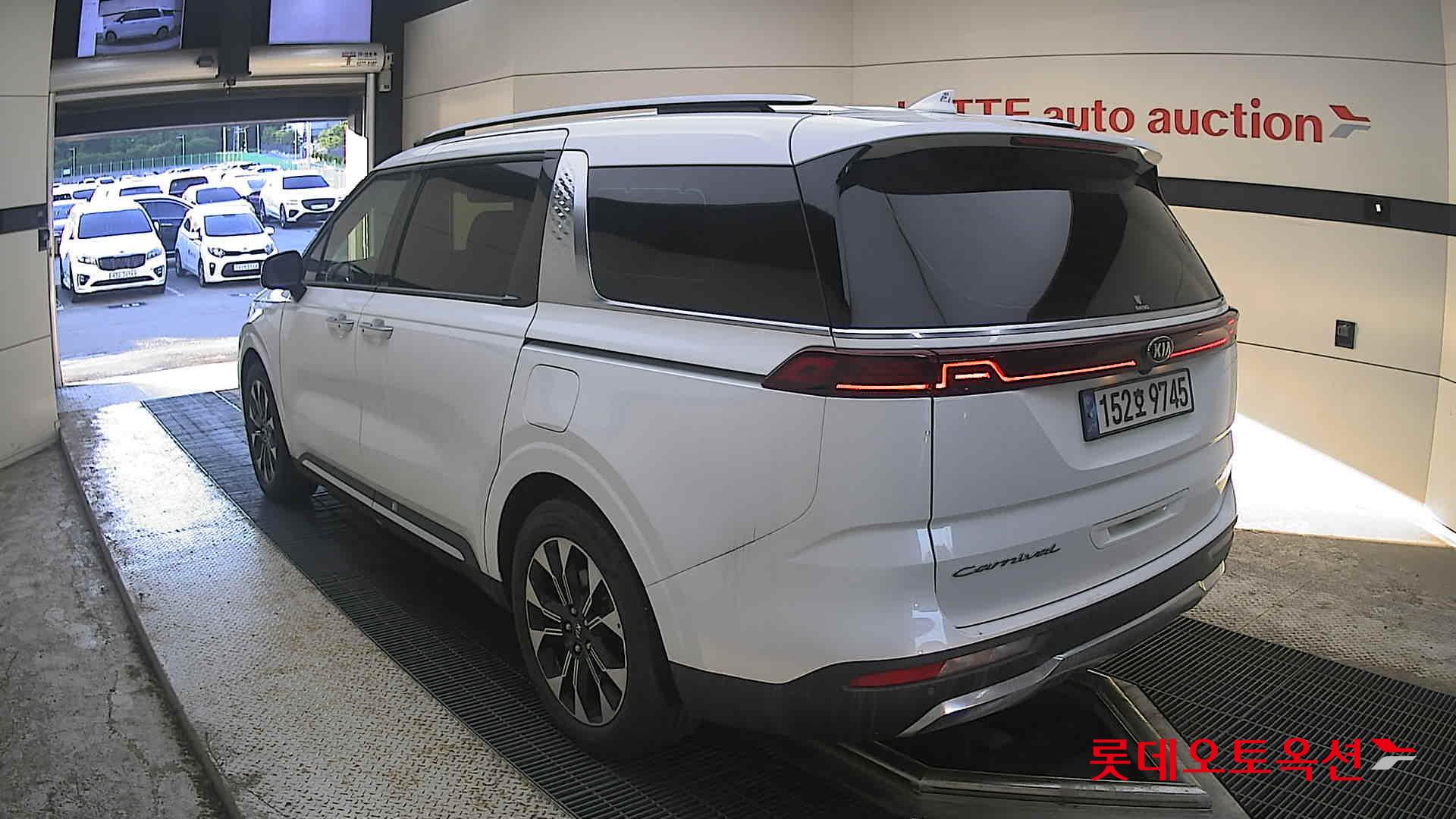 2021 - kia carnival