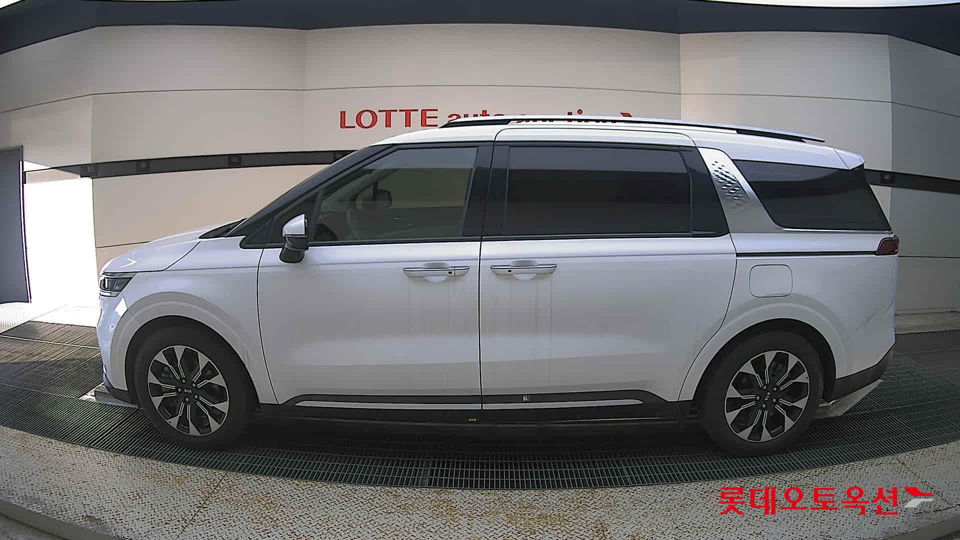 2021 - kia carnival