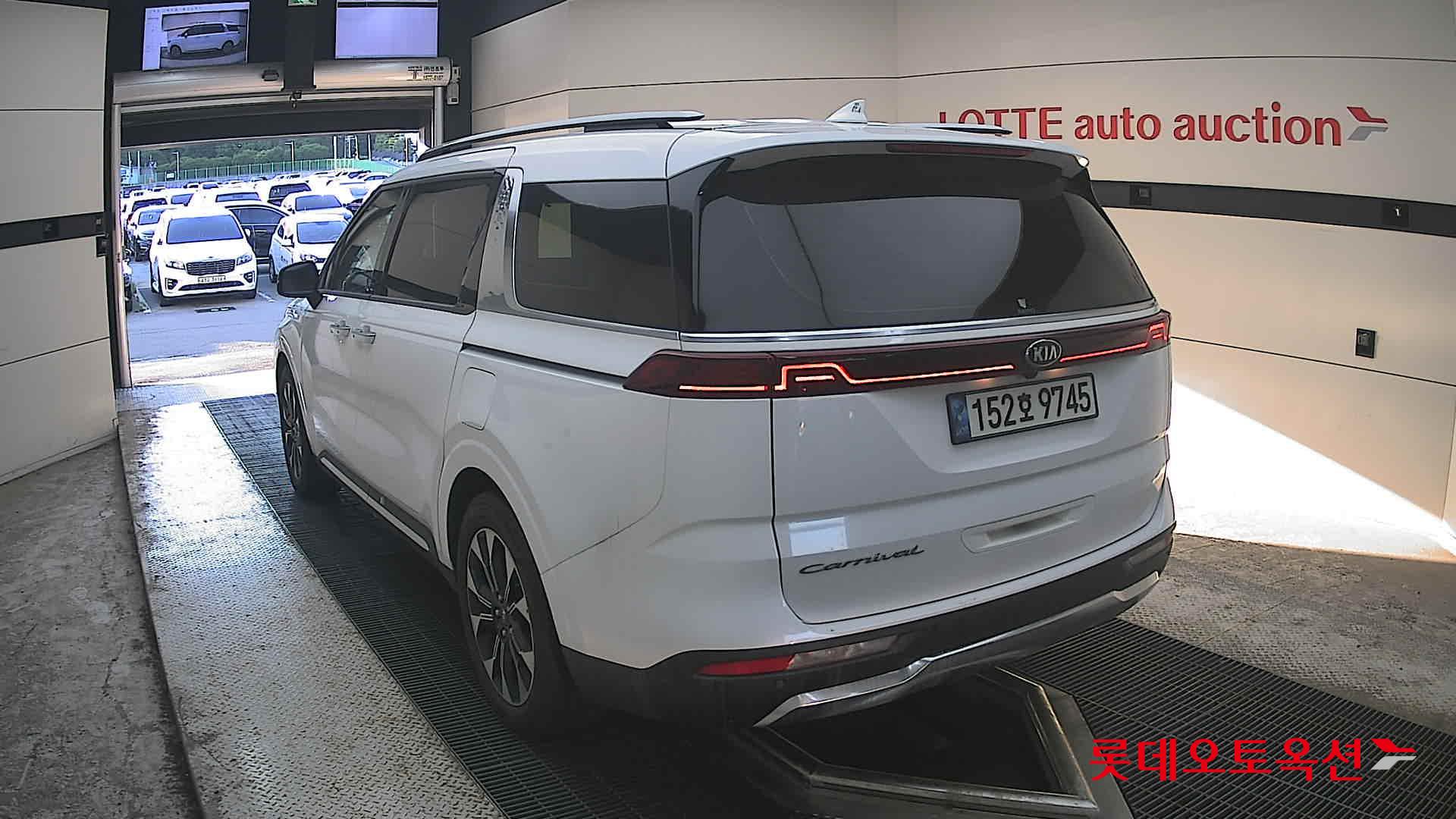 2021 - kia carnival