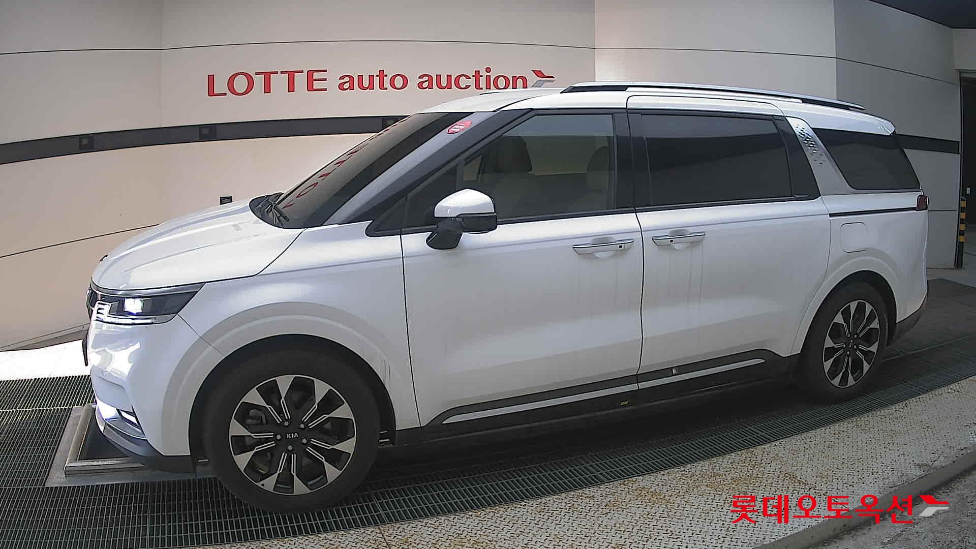 2021 - kia carnival