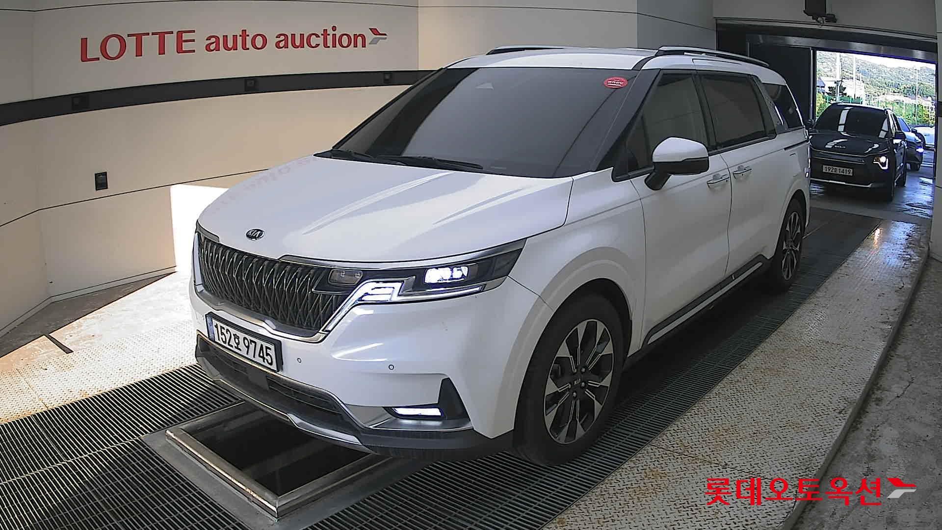 2021 - kia carnival
