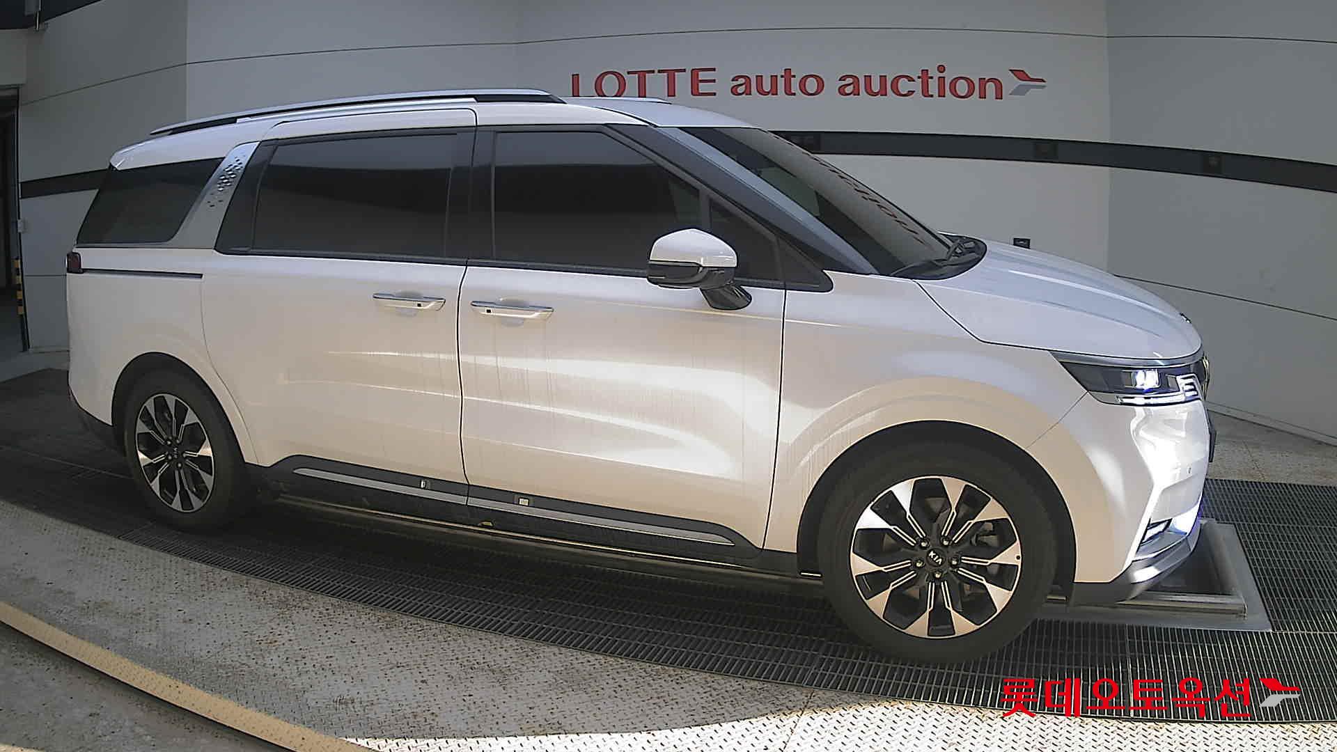 2021 - kia carnival