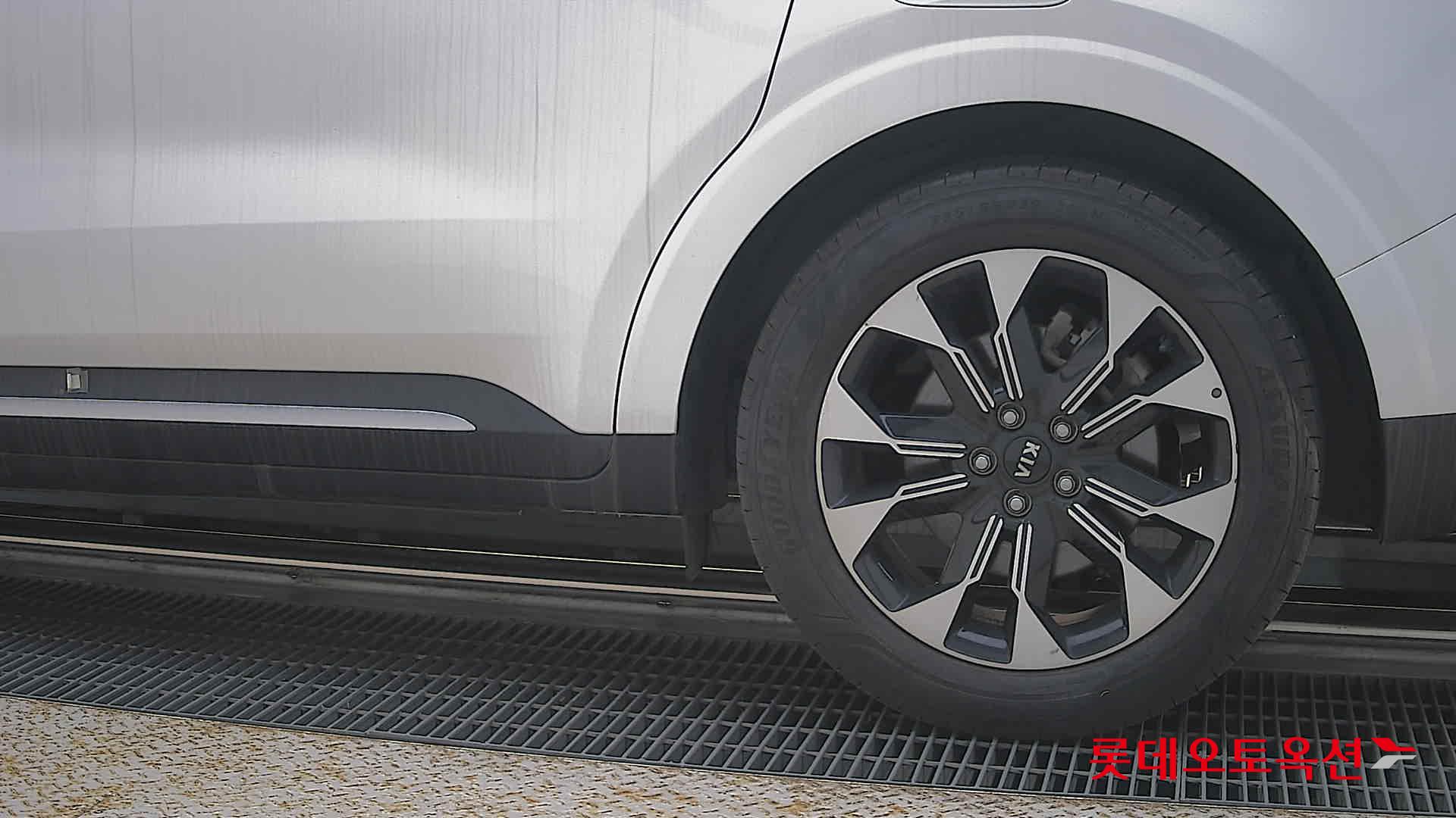 2021 - kia carnival
