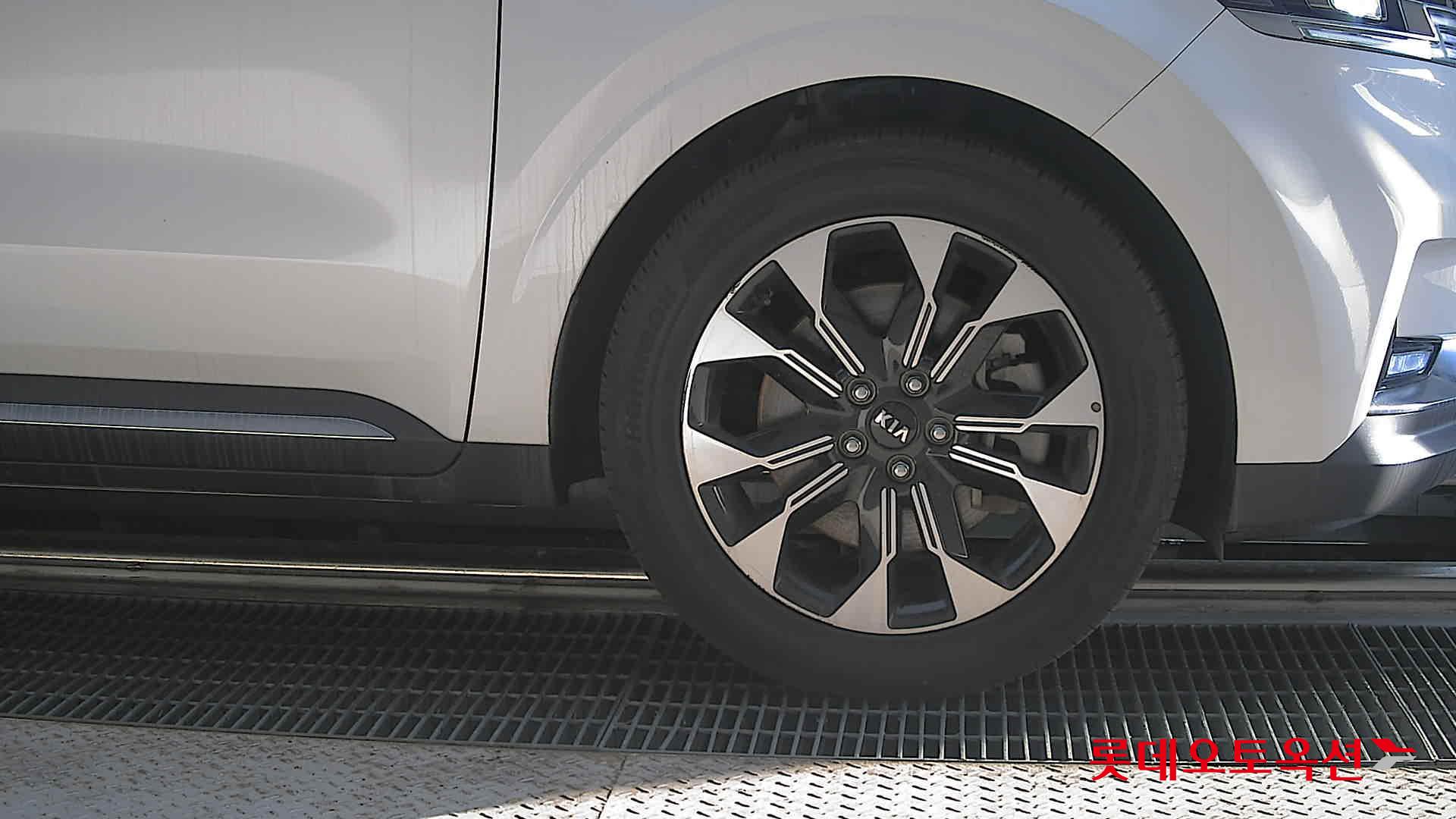 2021 - kia carnival