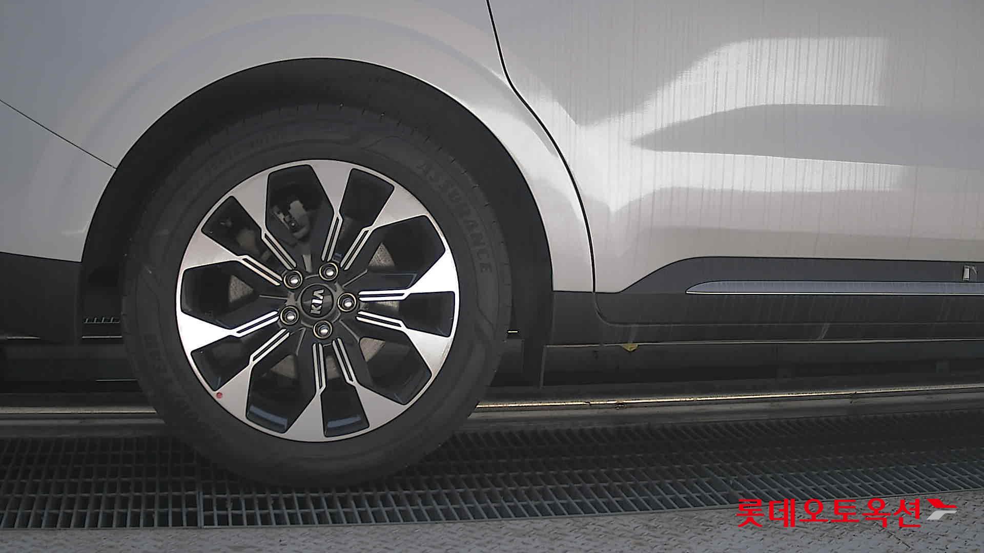 2021 - kia carnival