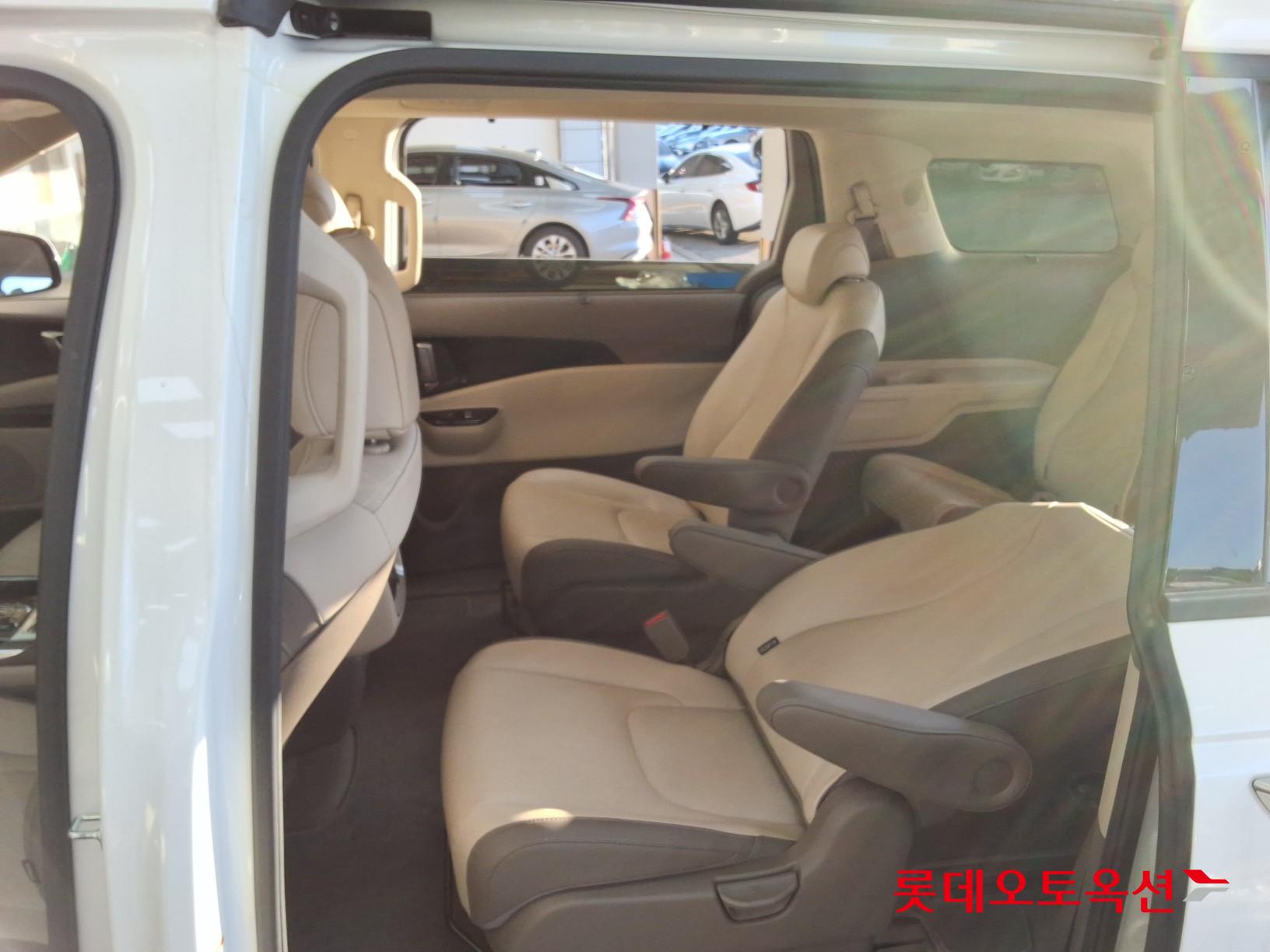 2021 - kia carnival