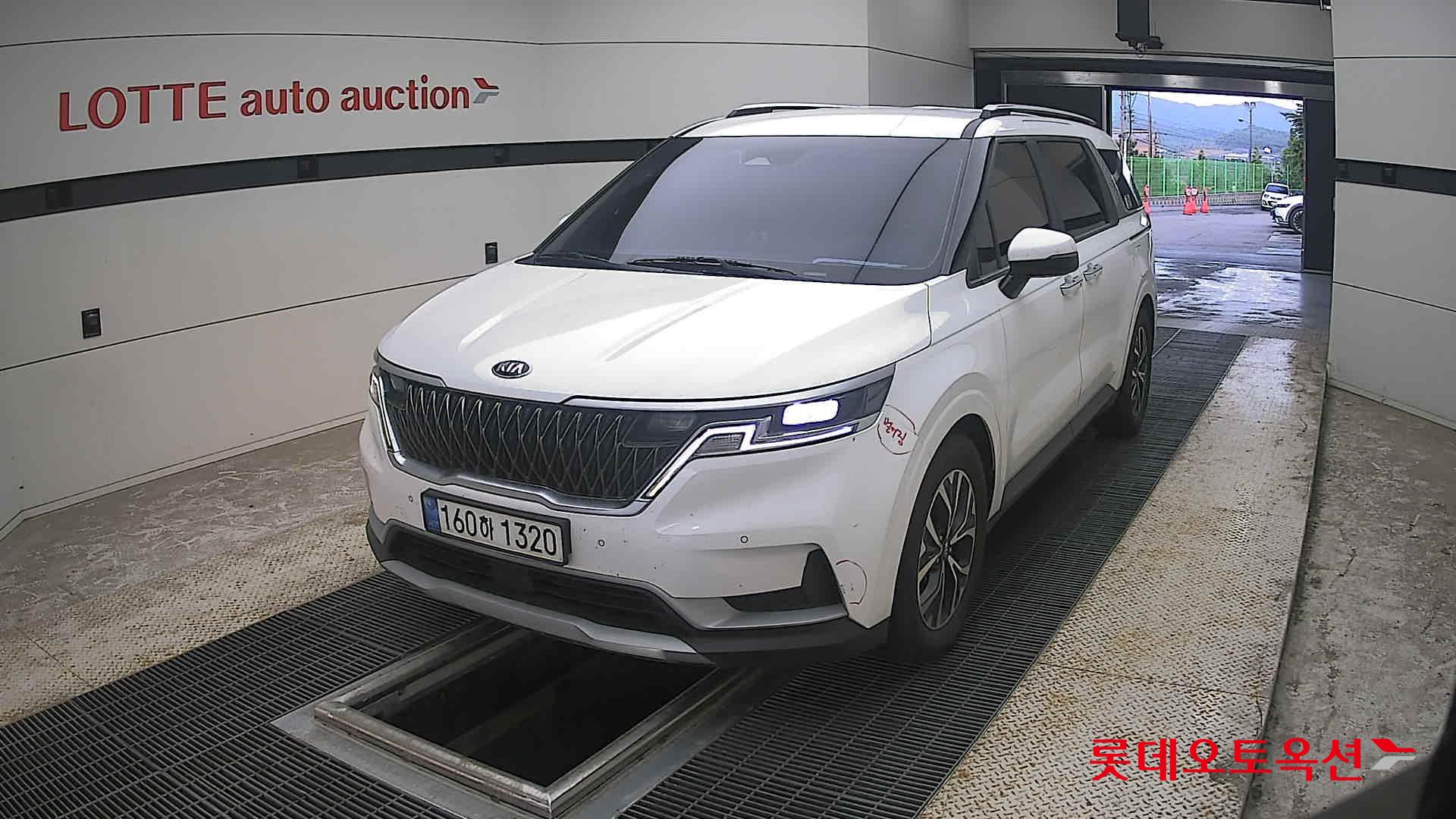 2021 - kia carnival