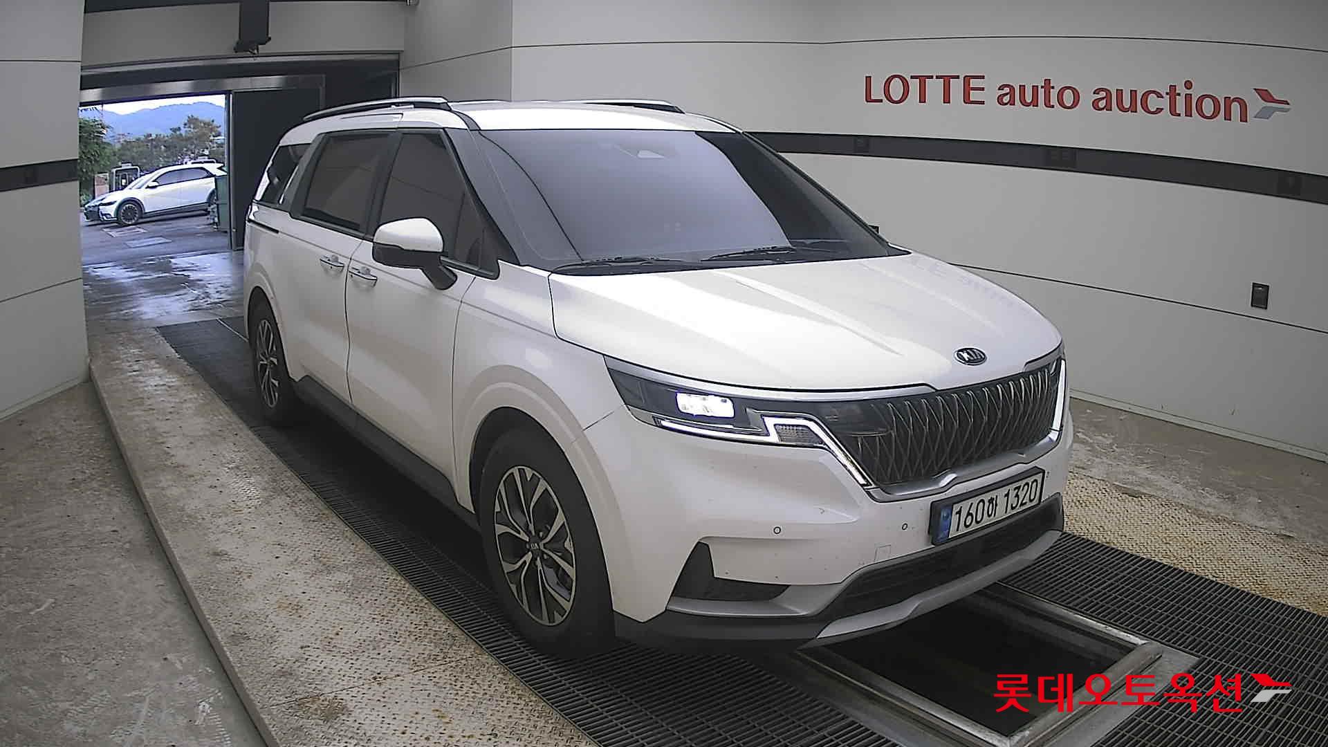 2021 - kia carnival