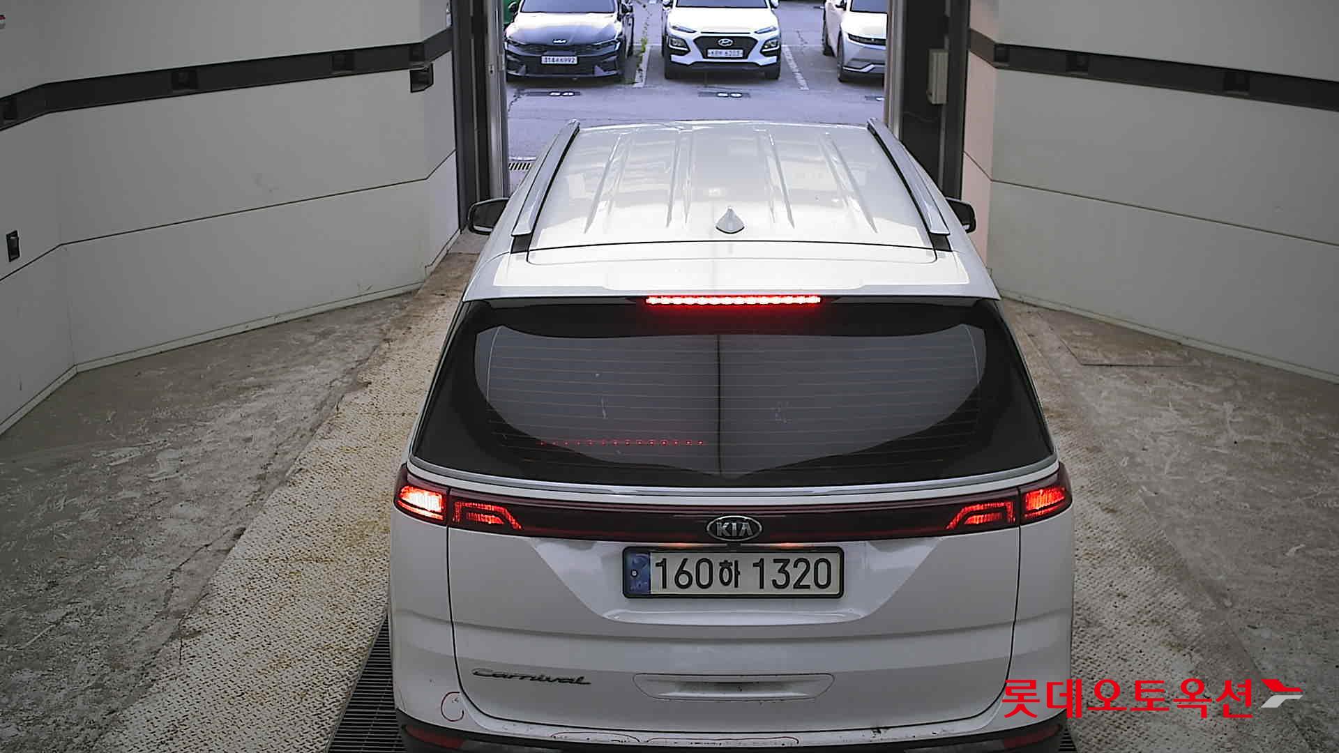 2021 - kia carnival
