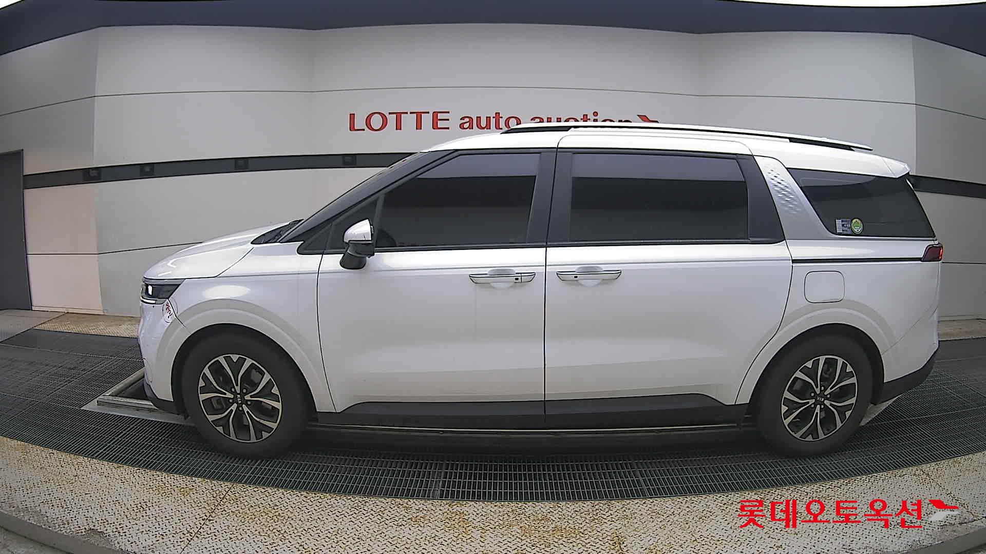 2021 - kia carnival