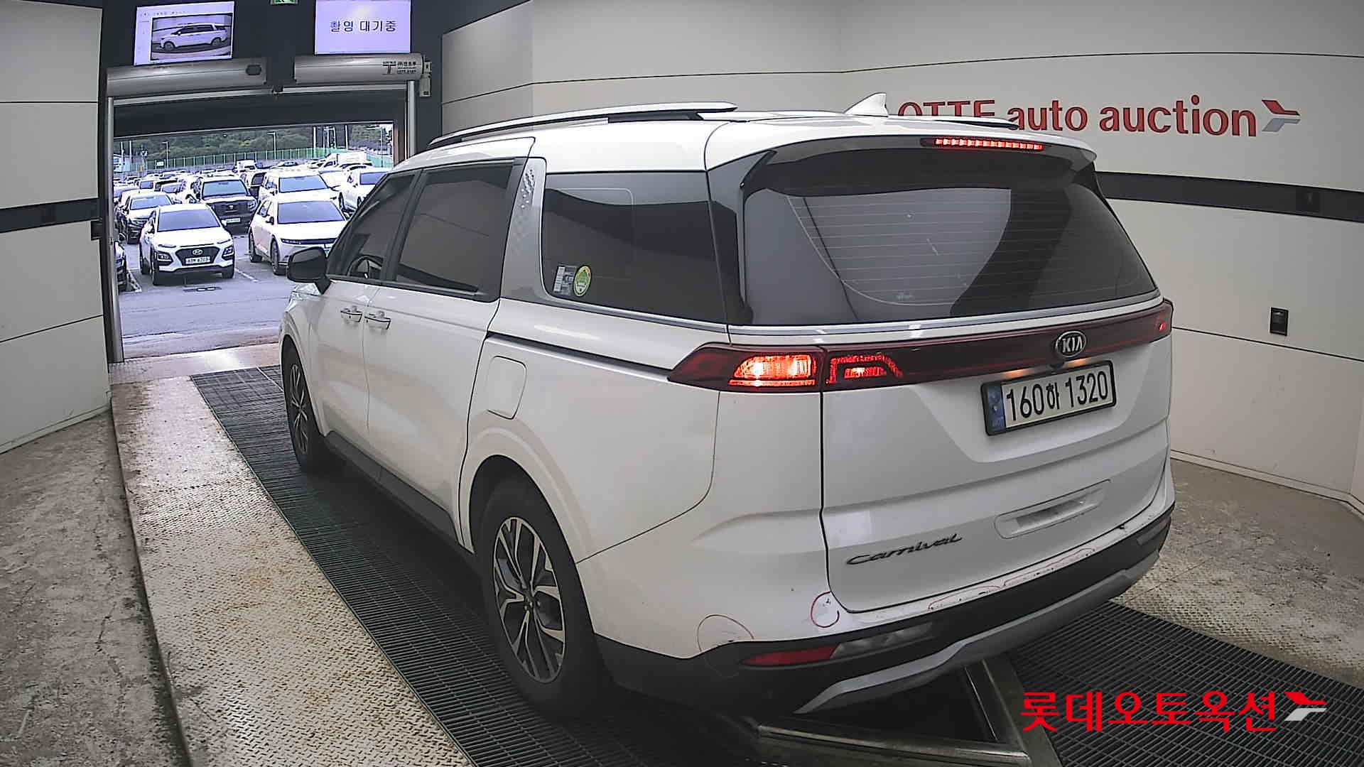 2021 - kia carnival