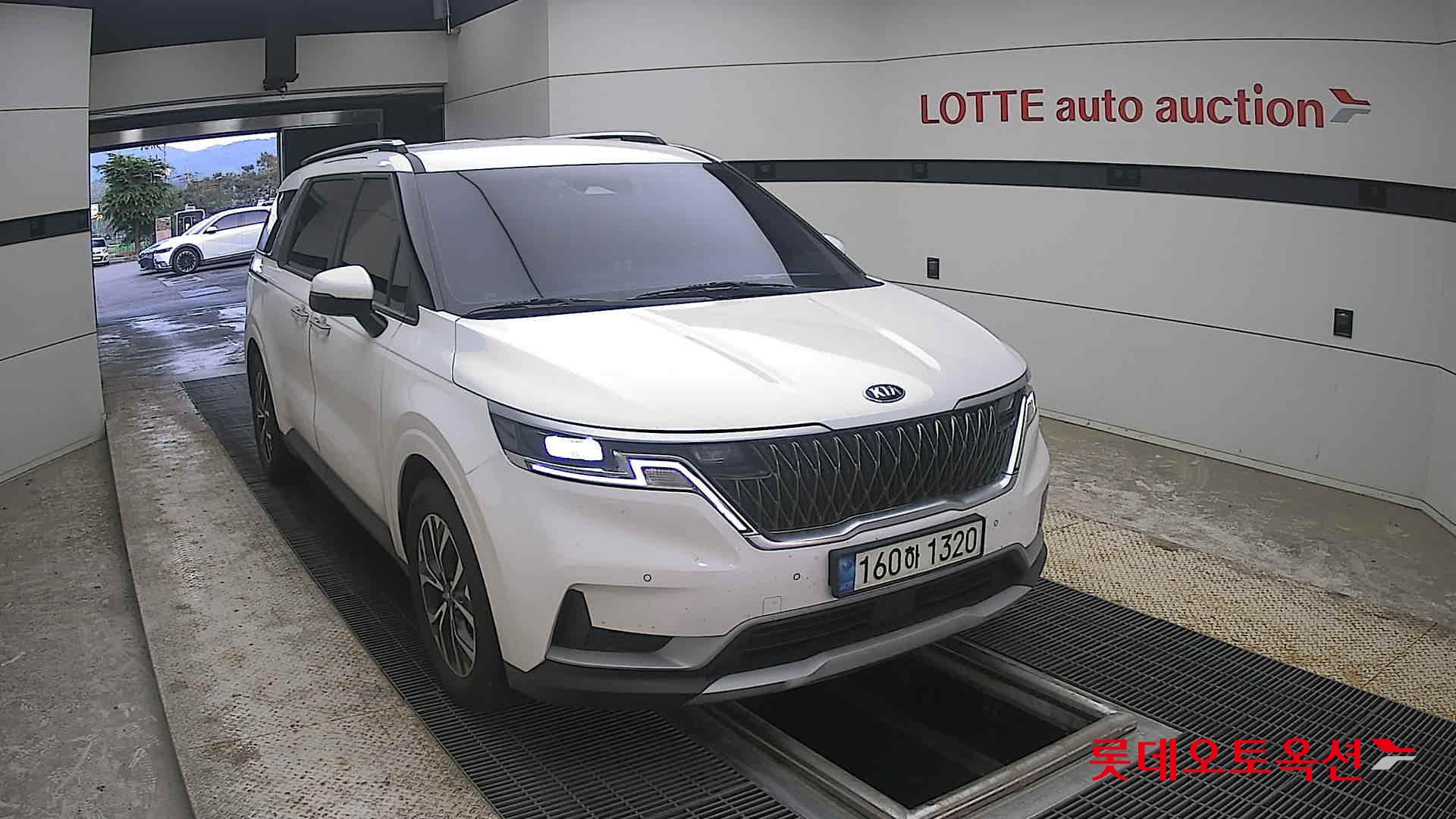 2021 - kia carnival