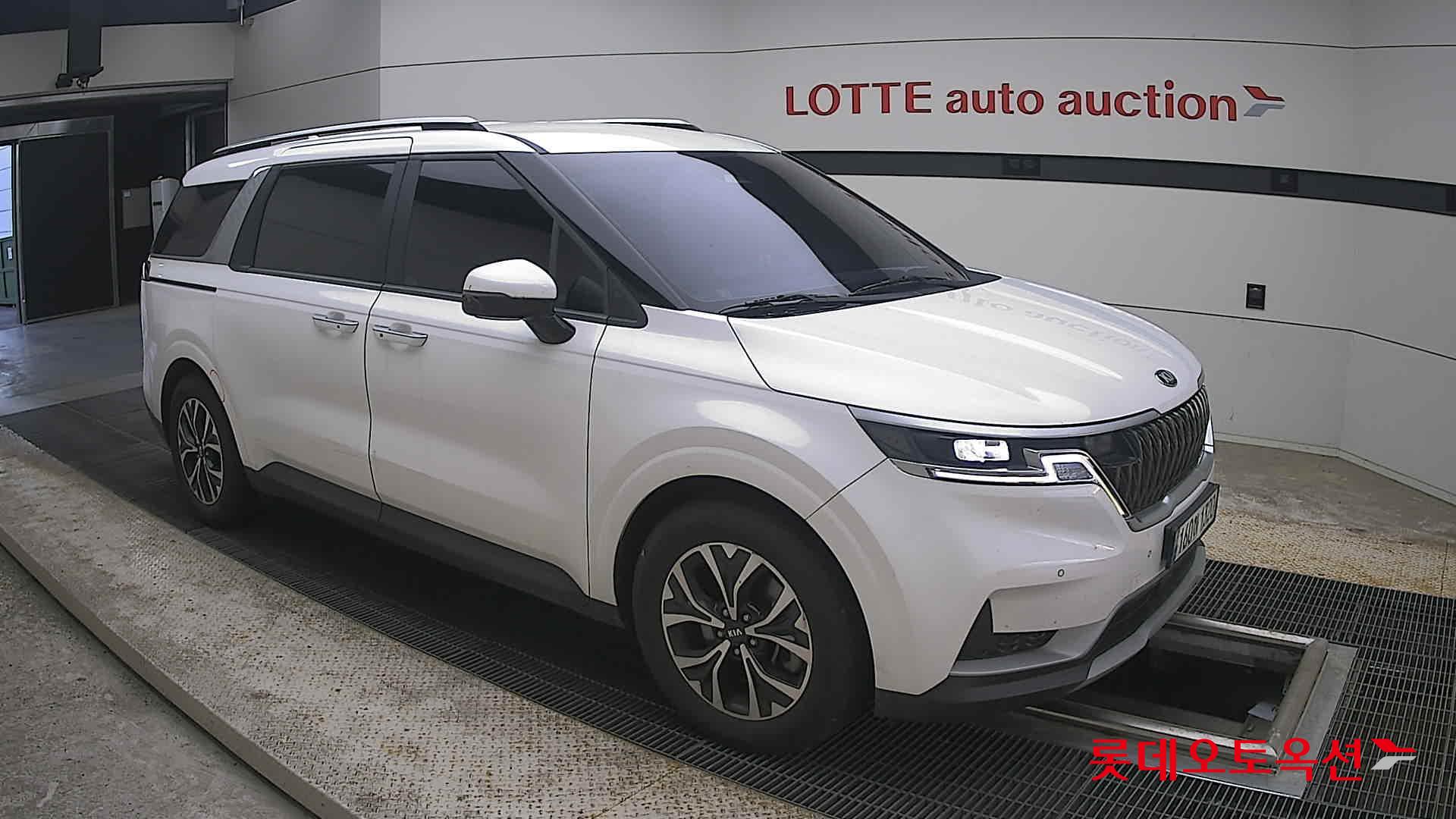 2021 - kia carnival