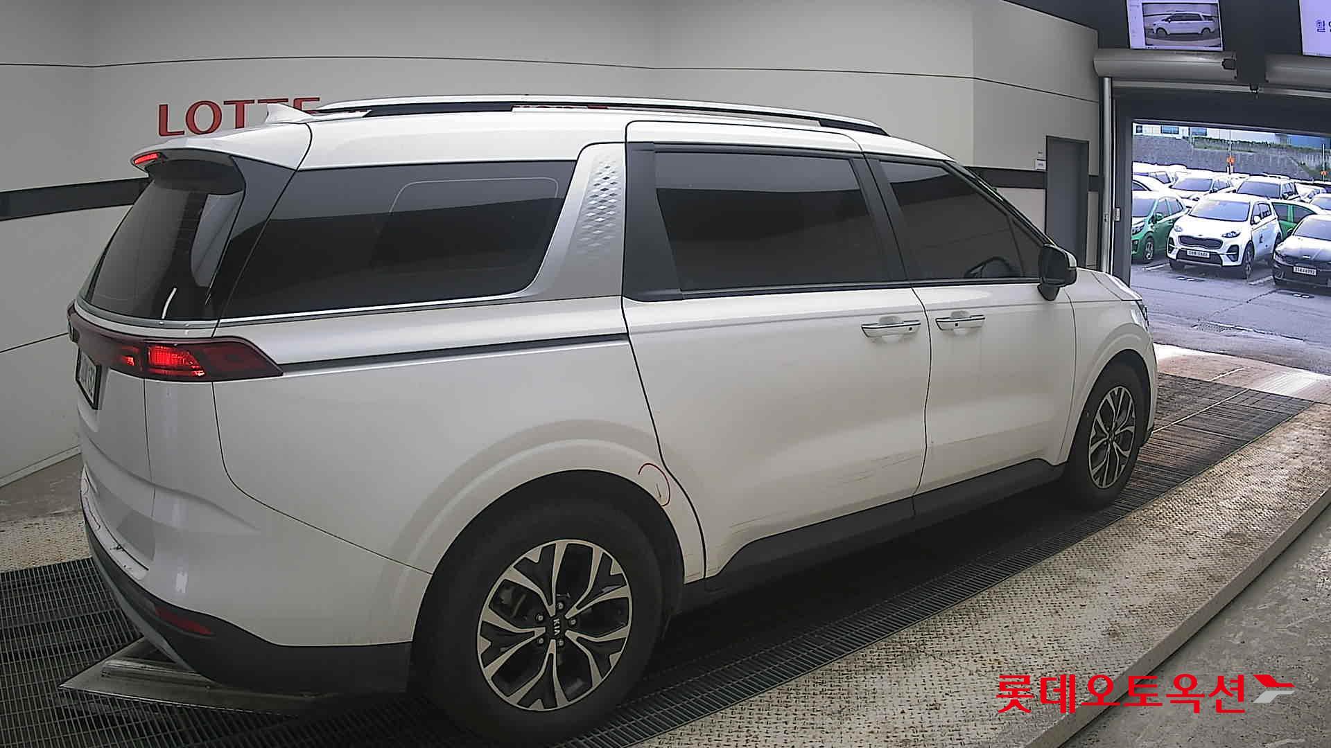 2021 - kia carnival