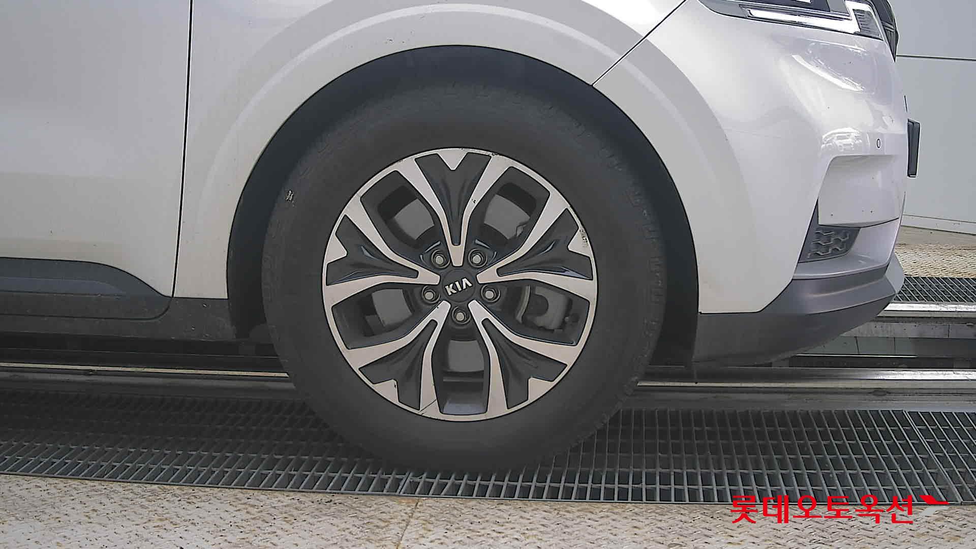 2021 - kia carnival