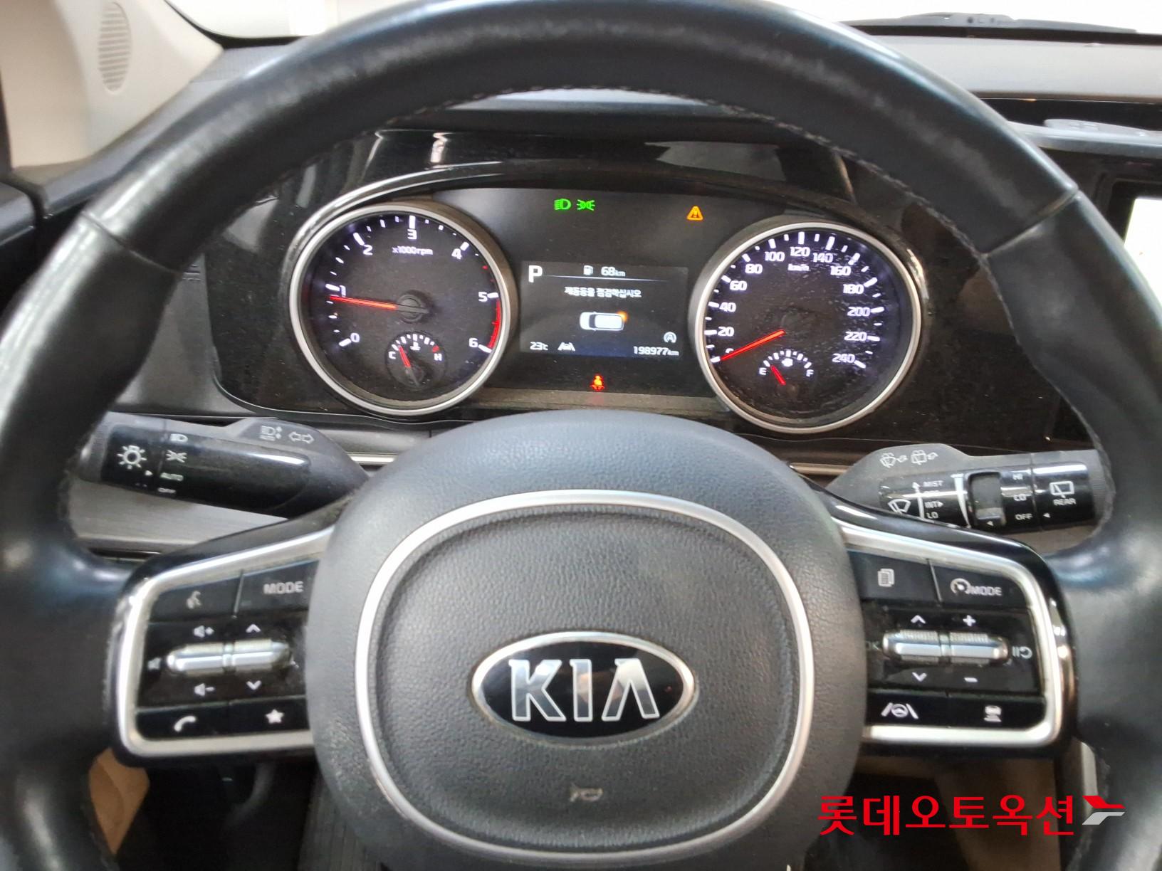 2021 - kia carnival