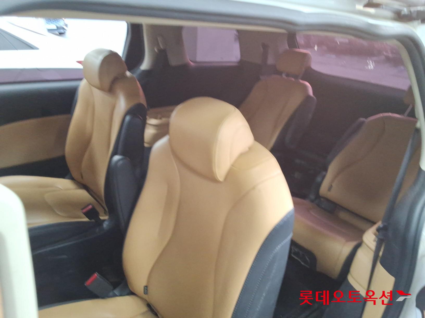 2021 - kia carnival