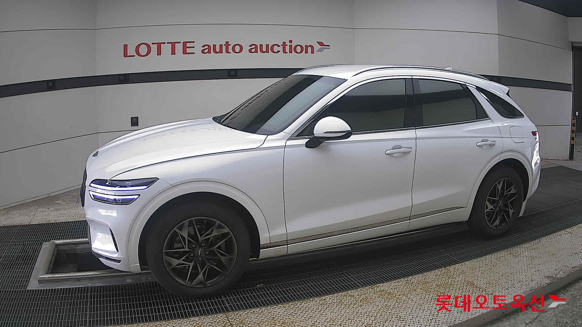 2021 - genesis gv70