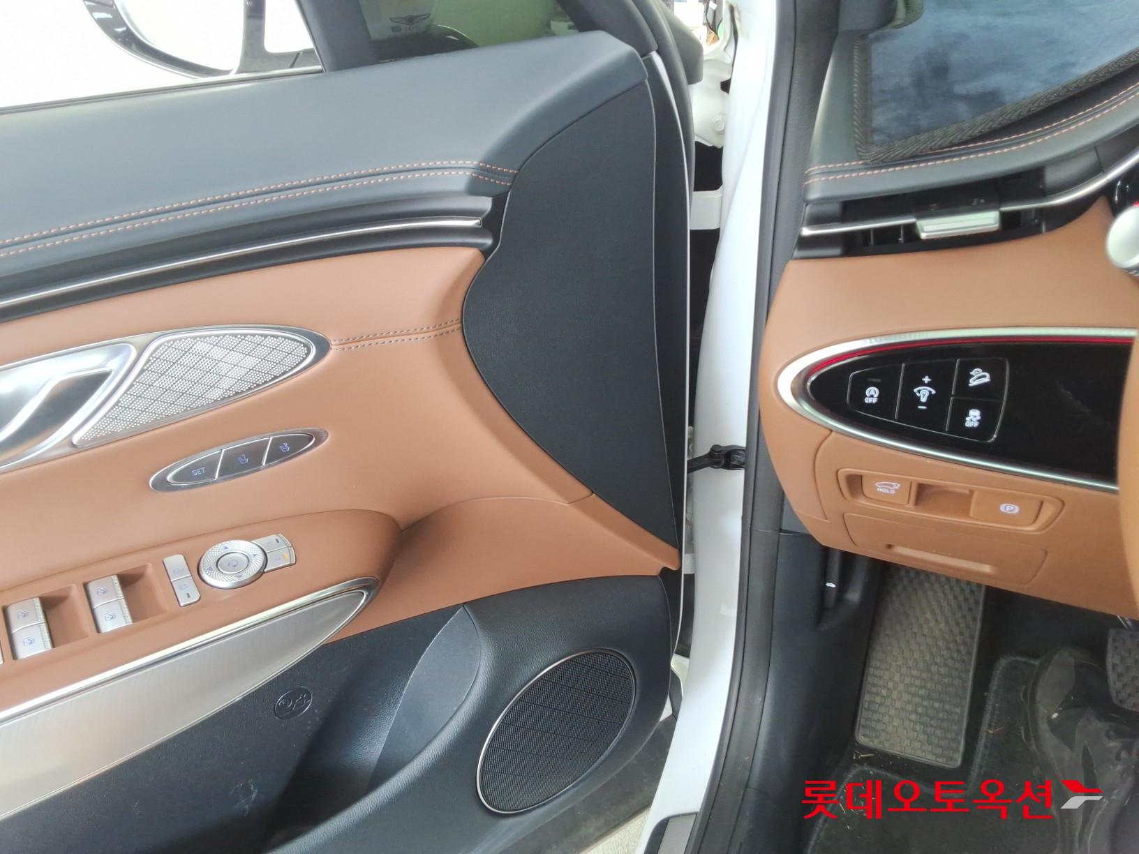2021 - genesis gv70