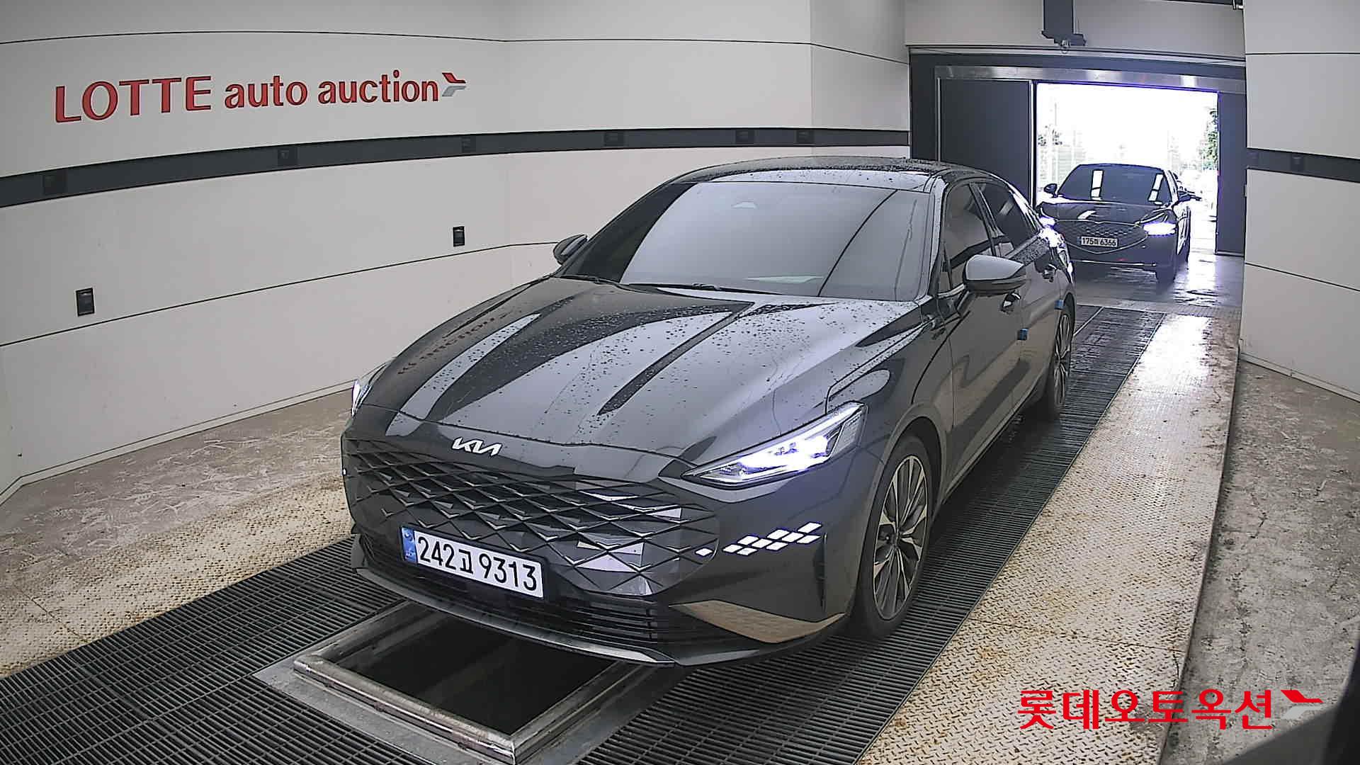 2023 - kia k8