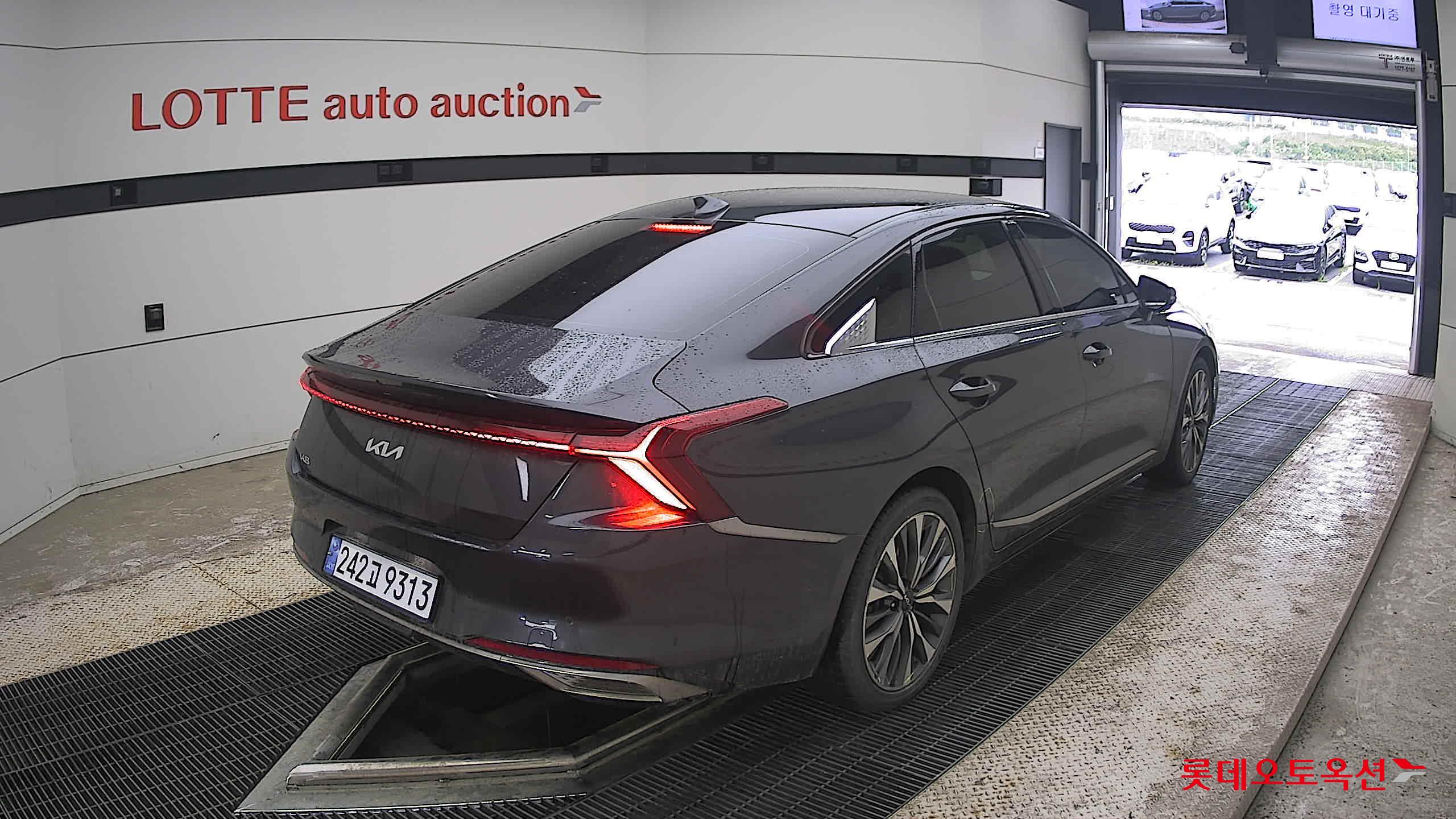 2023 - kia k8