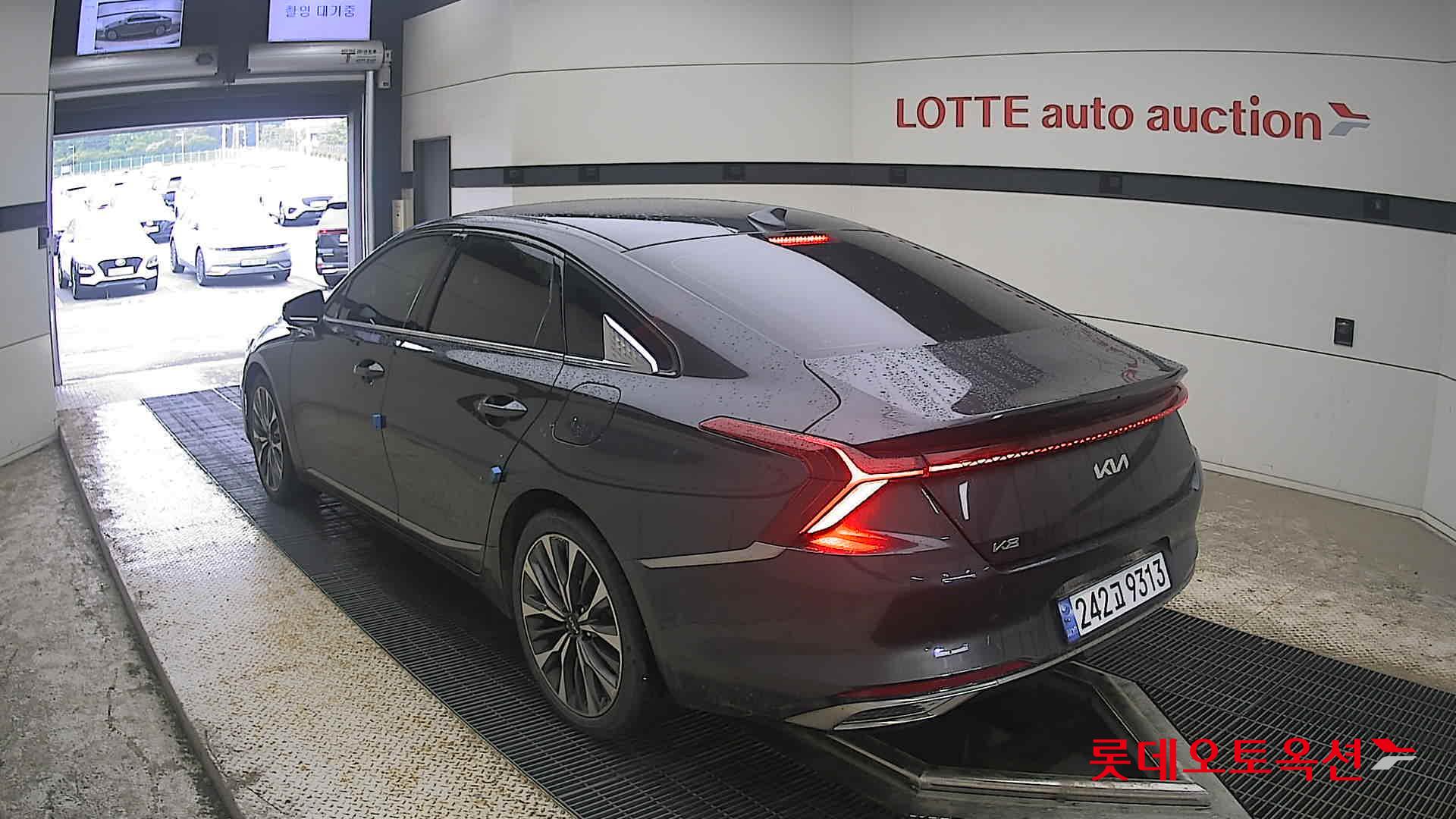 2023 - kia k8