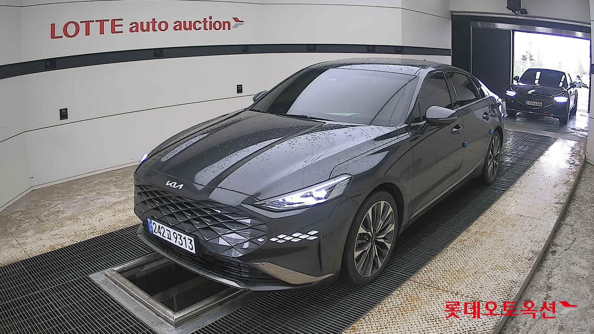 2023 - kia k8