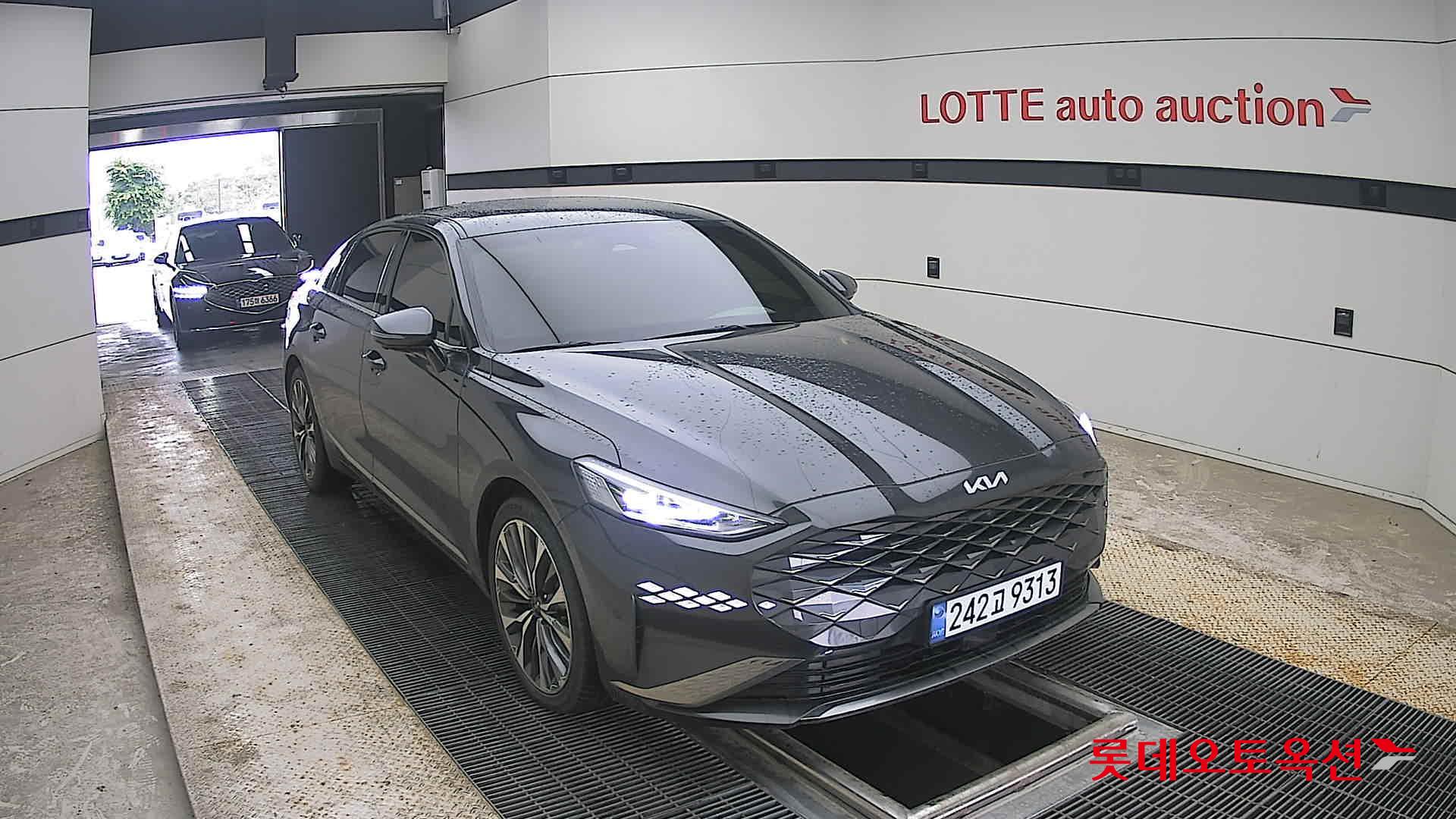 2023 - kia k8