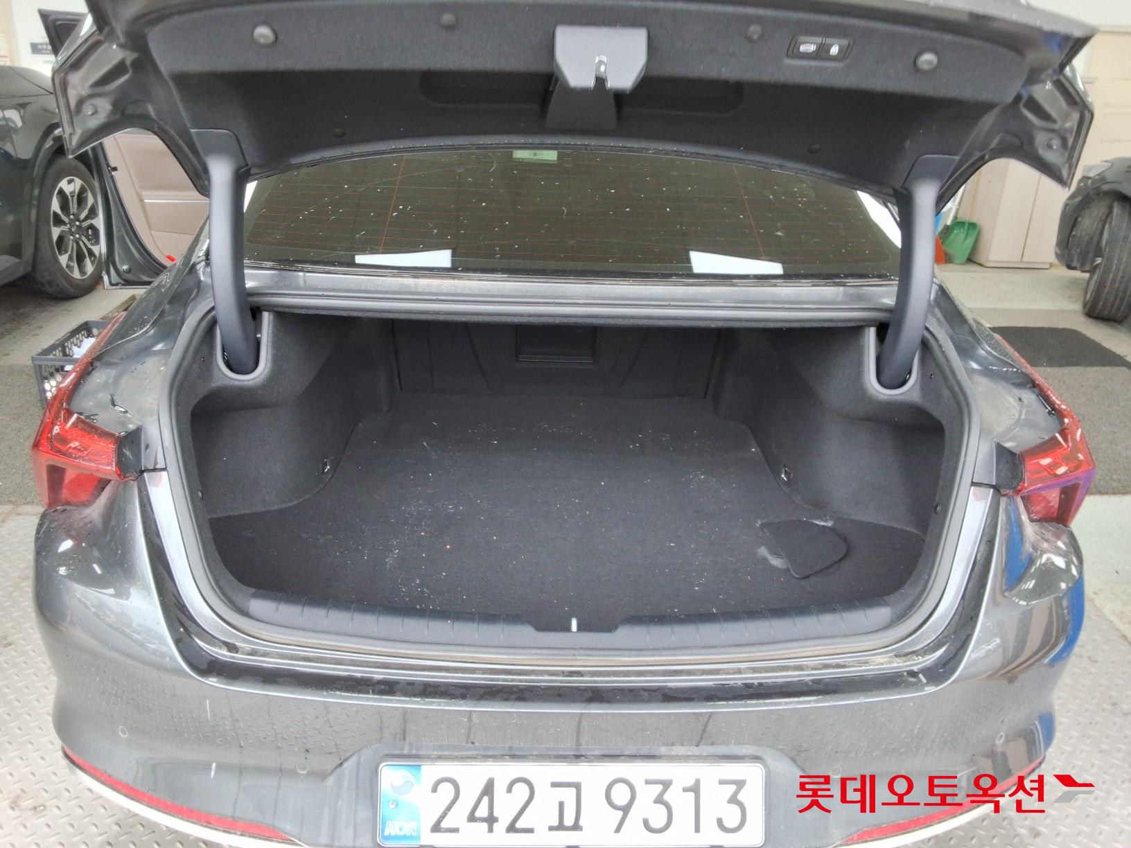 2023 - kia k8