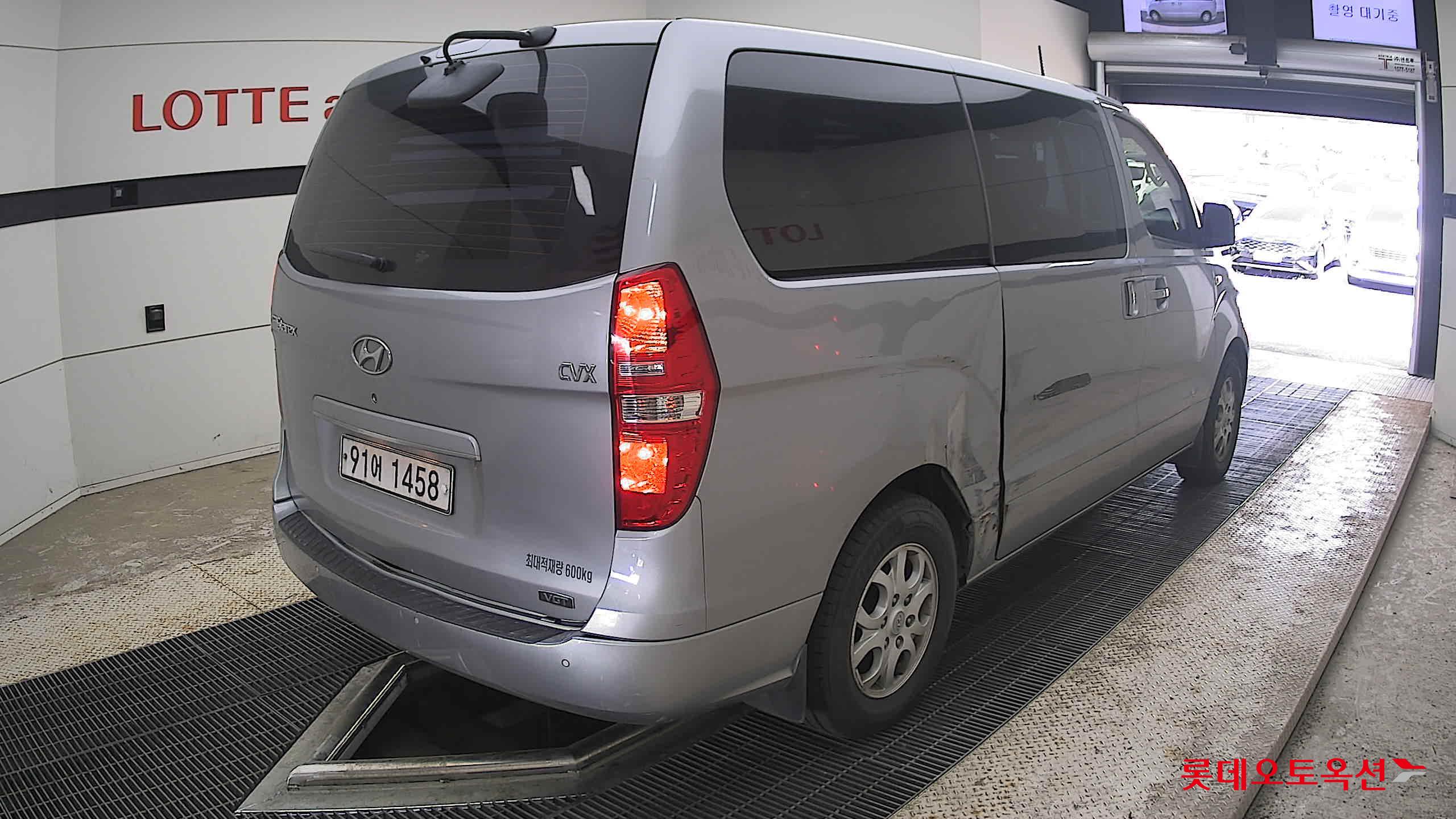 2011 - hyundai grand starex